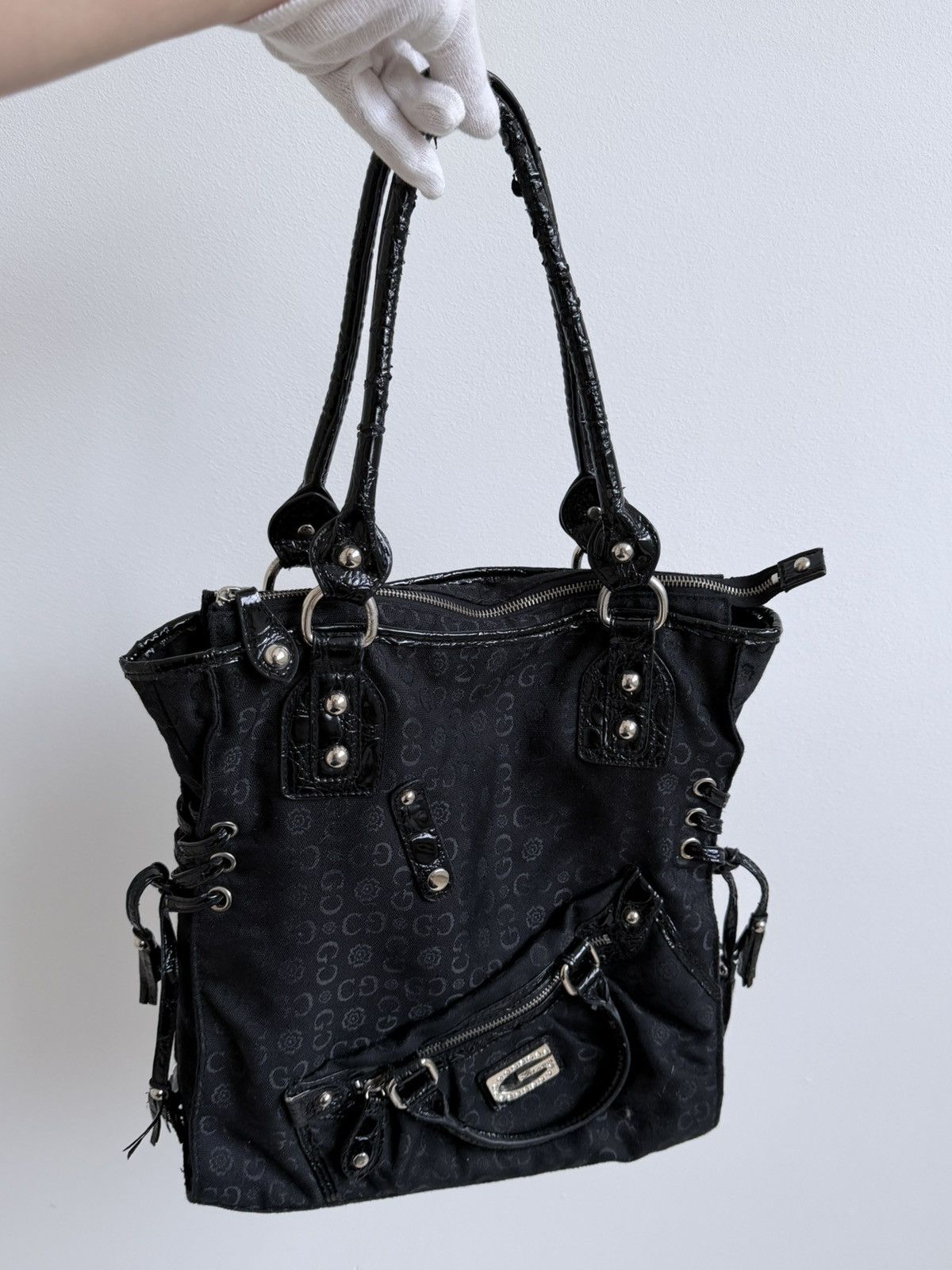 Guess Vintage Y2K Guess Shoulder Bag 2000s Size ONE SIZE - 1 Thumbnail