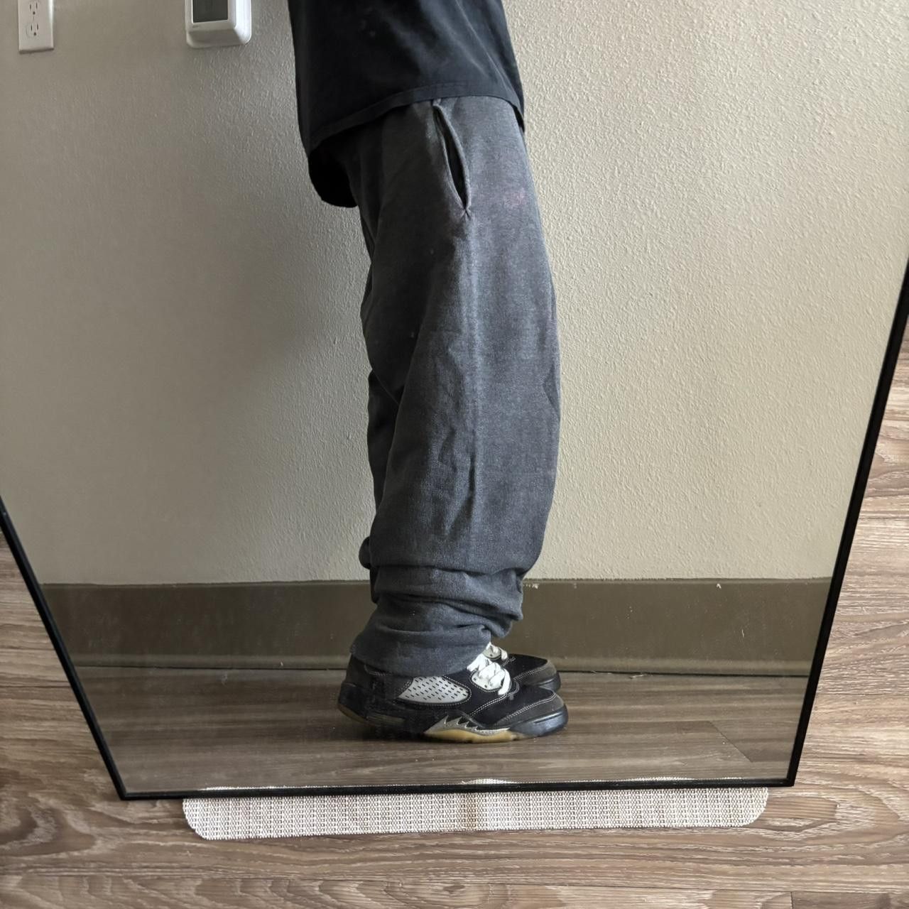 Japanese Brand Crazy Vintage Y2K/2000s Dark Grey Essential Sweatpants! Size M Size US 32 / EU 48 - 2 Thumbnail