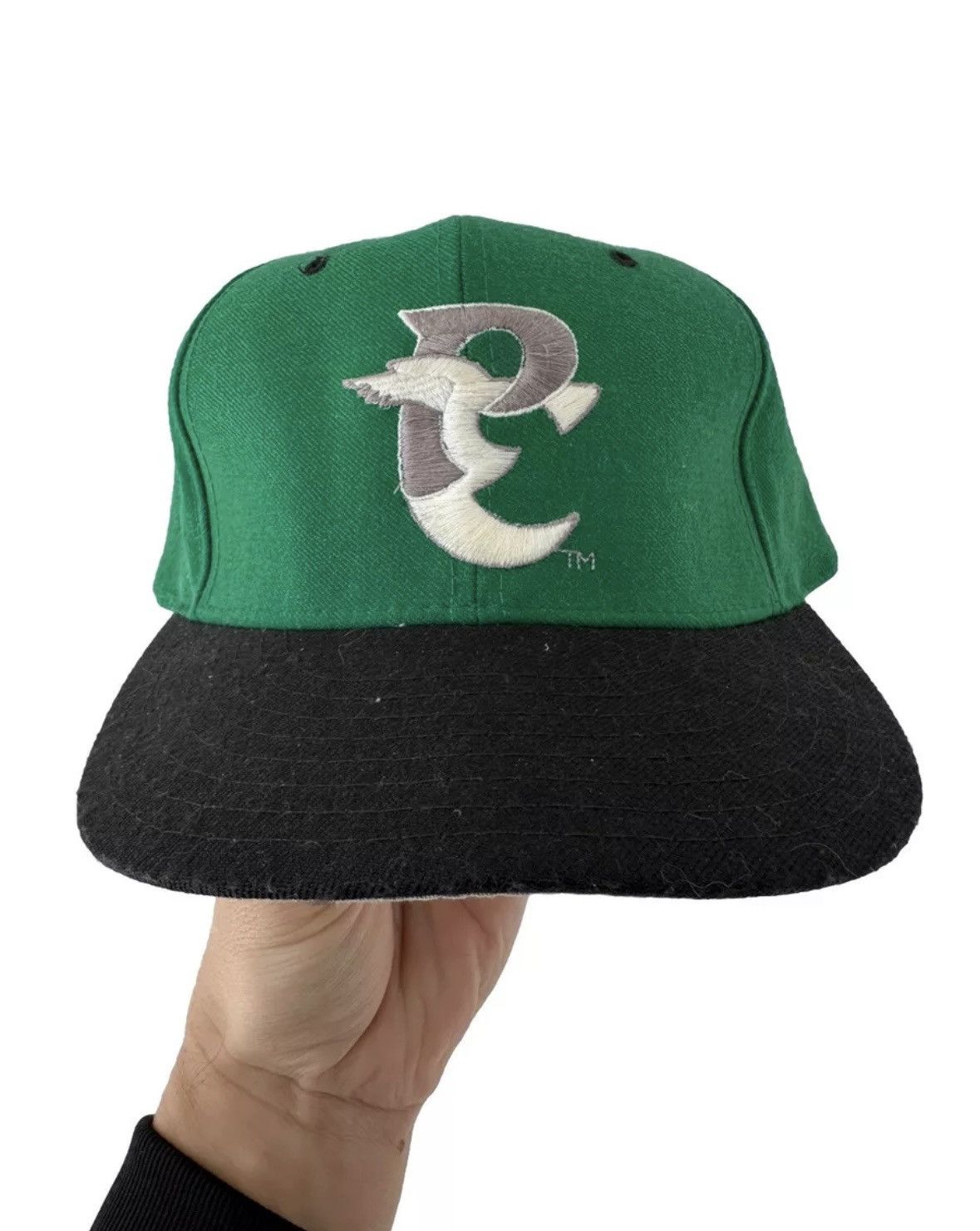 NFL × New Era × Vintage VTG 90s RARE Philadelphia Eagles New Era 7 1/4 Fitted Hat Size ONE SIZE - 1 Thumbnail