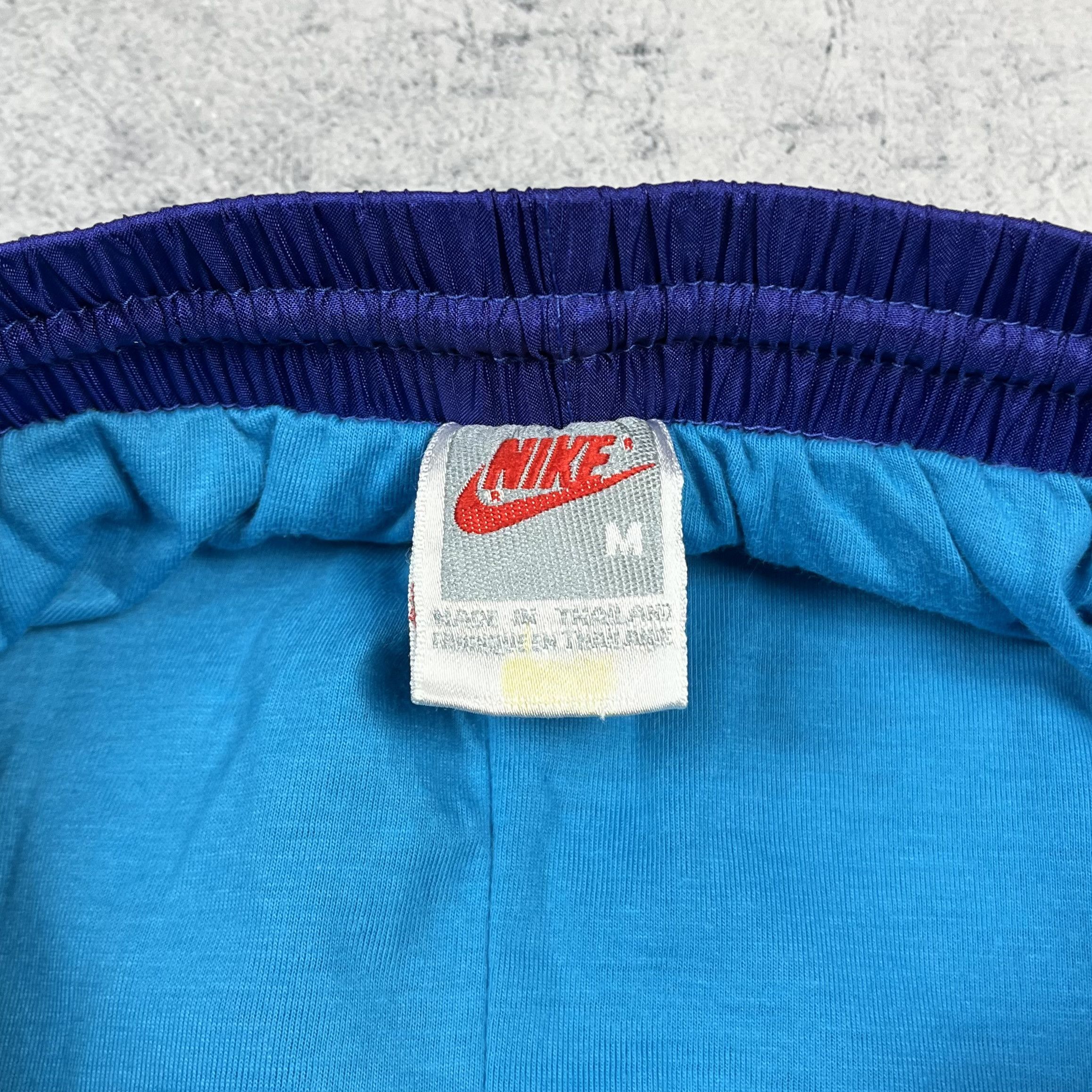 Nike Vintage Nike Nylon Retro Tracksuit Jacket+Pants 90’s Size US M / EU 48-50 / 2 - 16 Thumbnail