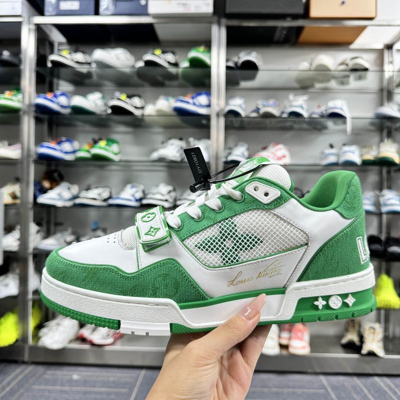 Louis Vuitton Louis Vuitton Stylish Green and White Trainer Sneakers -250 Size US 8 / EU 41 - 6 Thumbnail