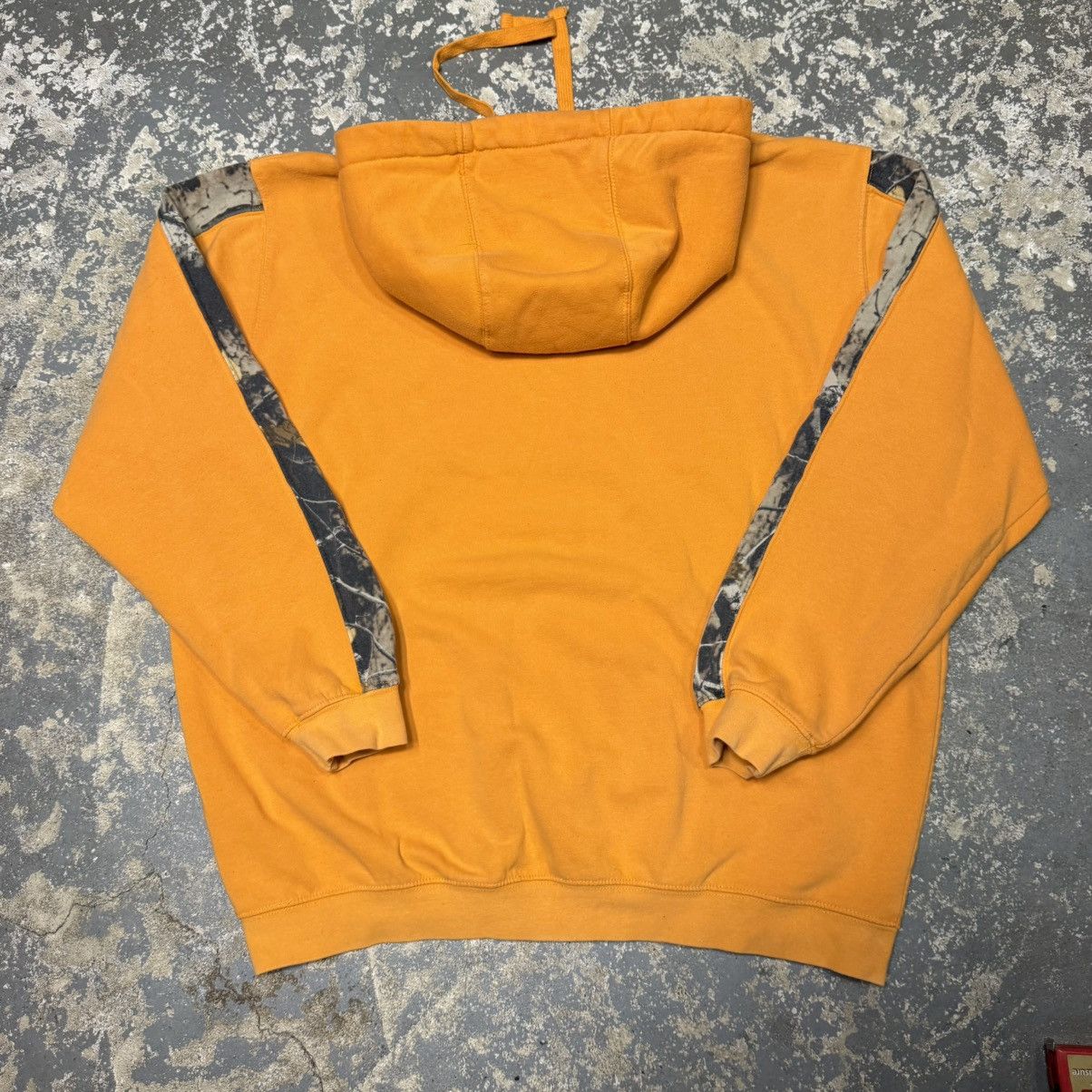 Vintage Vintage RealTree Legendary Essential Camo Orange Hoodie Swea Size US XL / EU 56 / 4 - 6 Thumbnail