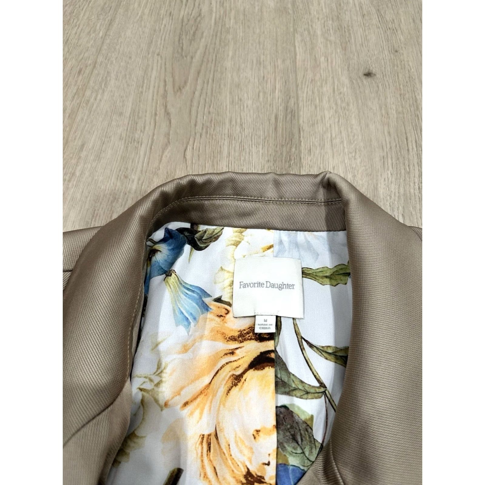 Vintage Favorite Daughter Blazer Medium Beige Floral Satin Double Breasted Oversized Size M / US 6-8 / IT 42-44 - 7 Thumbnail