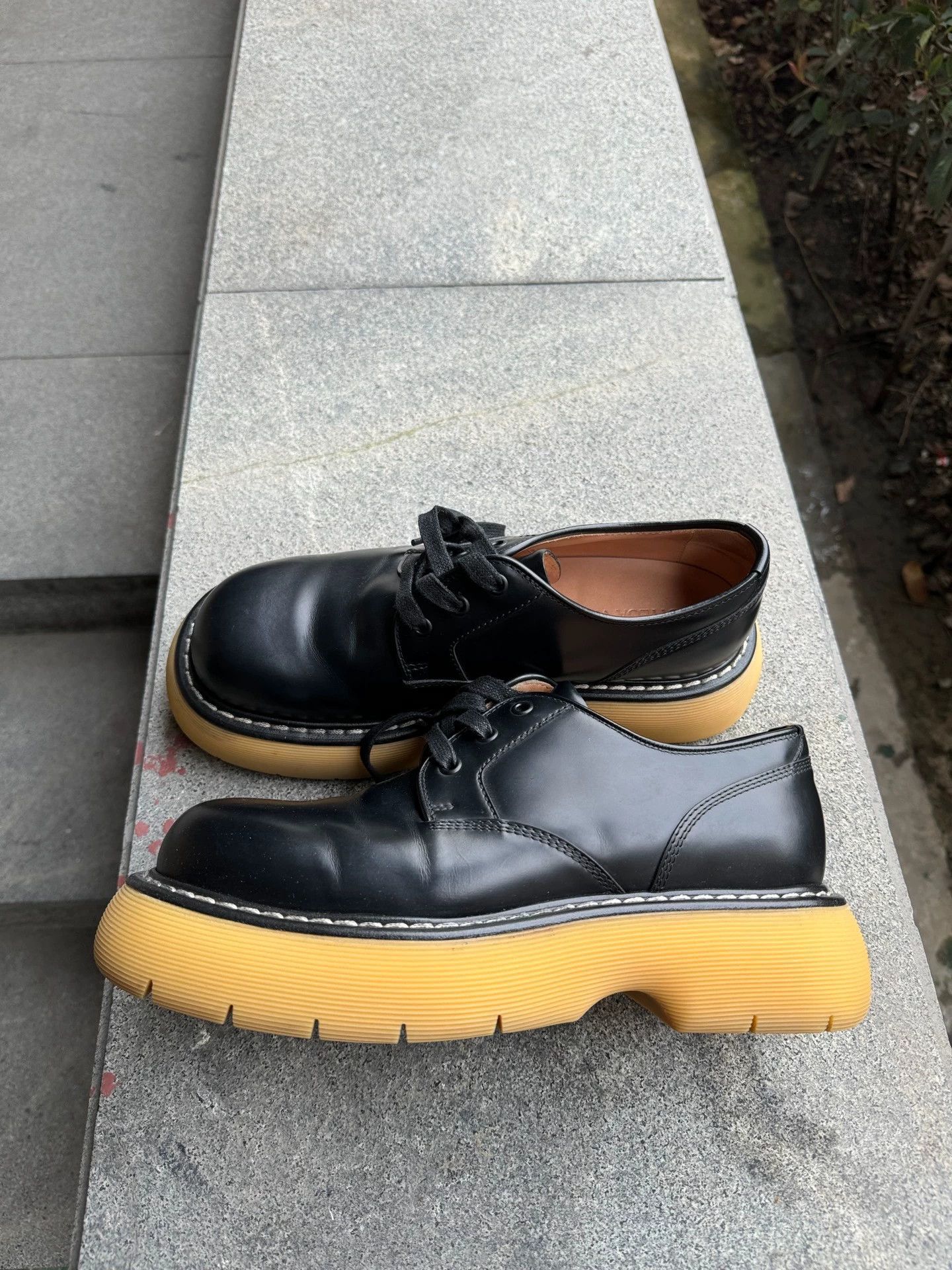 Bottega Veneta Bottega Veneta The Bounce Black 41 Derby Boot Size US 8 / EU 41 - 2 Thumbnail
