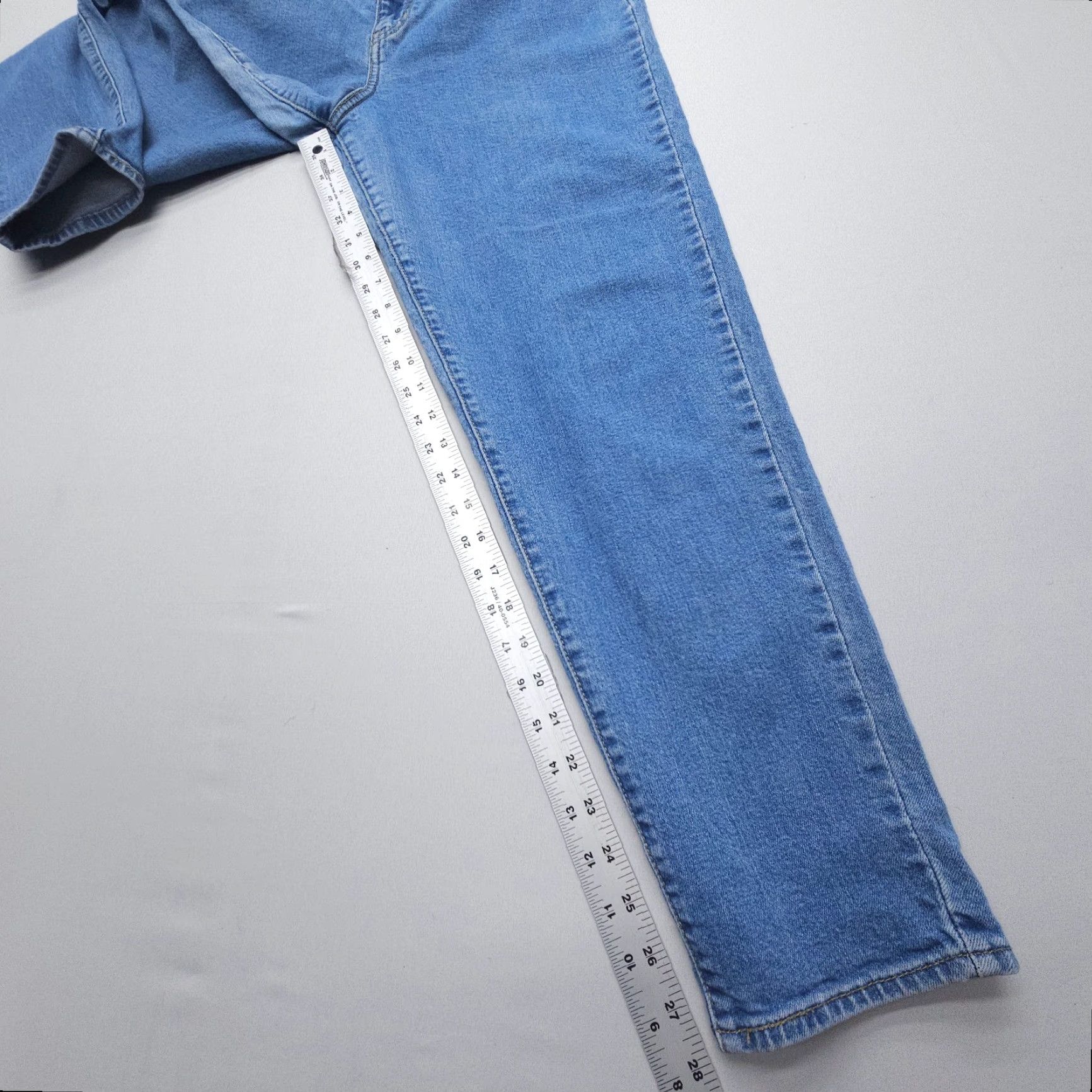 Levi's Levi's Jeans Womens 31 Blue High Waisted Taper Inseam 28" Stretch Denim High Rise Regular 5-Pocket Logo Vintage No Size 24" / US 00 / IT 34 - 4 Thumbnail