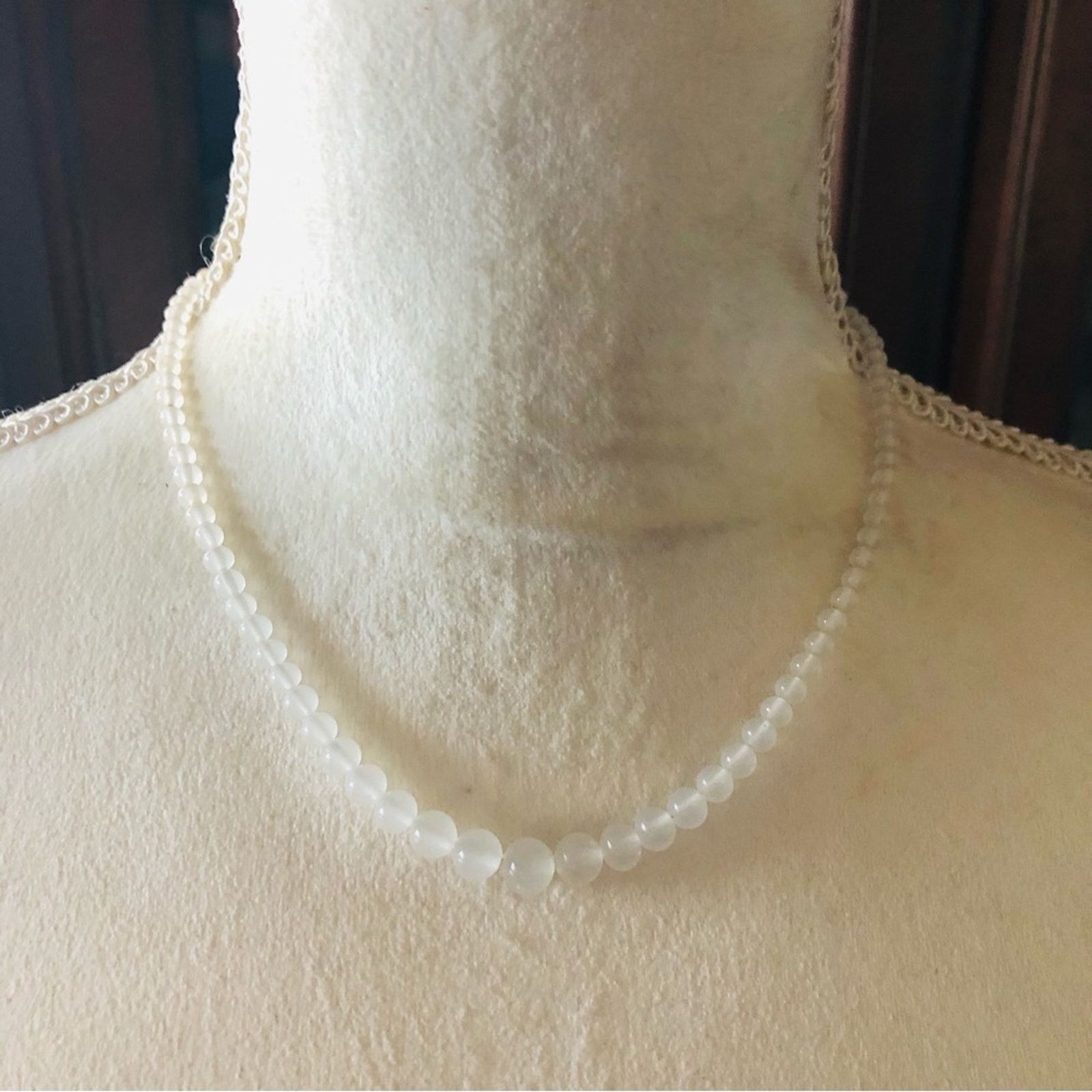 Other Vintage graduated opalescent glass wedding bead necklace Size ONE SIZE - 2 Thumbnail