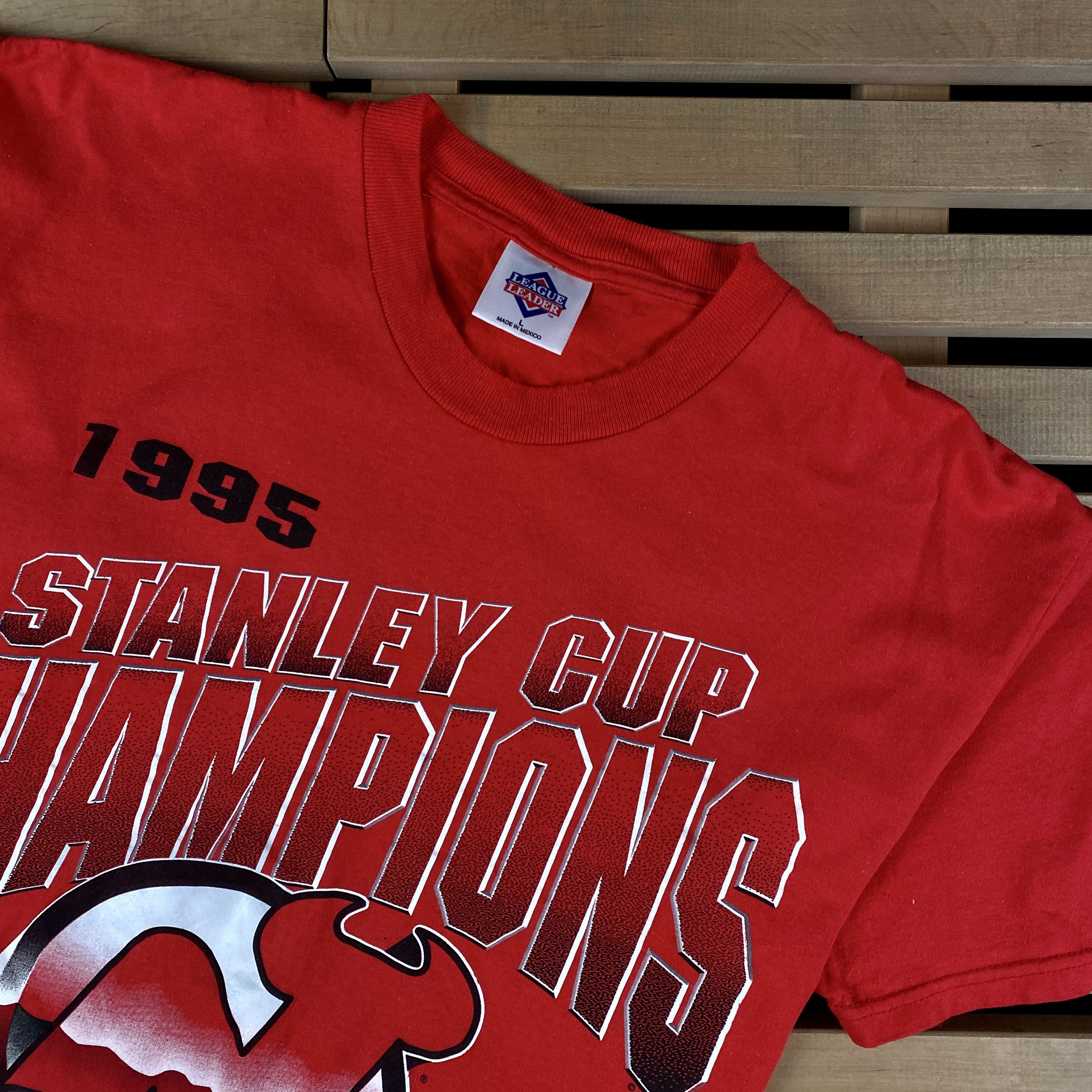 NHL × Vintage Mens Vintage T-Shirt NHL New Jersey Devils 1995 Size L Size US L / EU 52-54 / 3 - 2 Thumbnail