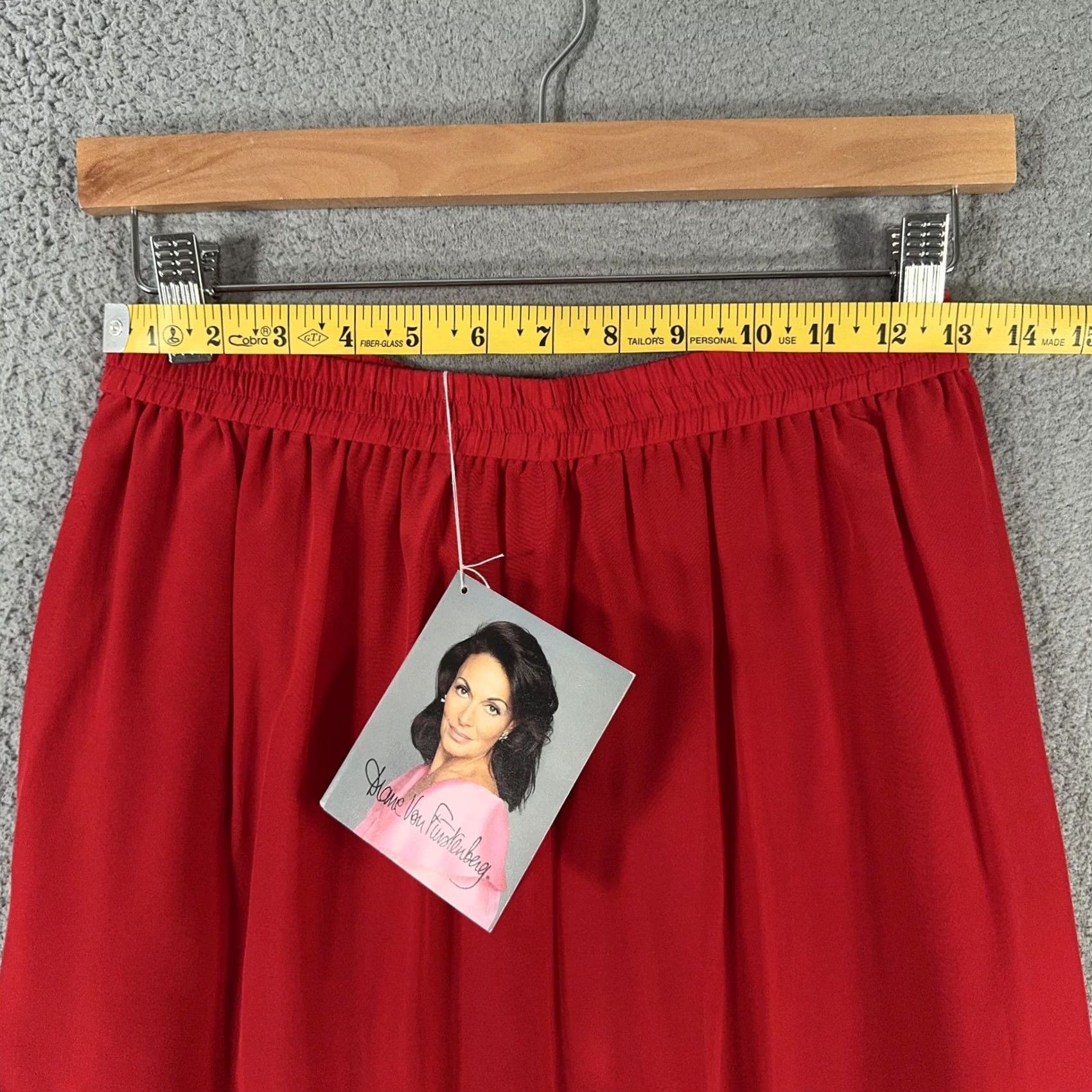 Diane von Furstenberg VINTAGE Diane von Furstenberg Silk Pants Womens Medium Red Silk Assets Elastic Waist NEW Pants Size 32" / US 10 / IT 46 - 6 Thumbnail