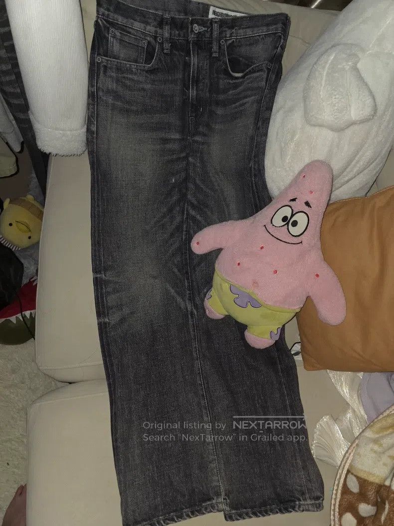 Neighborhood Neighborhood size S Jeans Size US 27 - 1 Thumbnail
