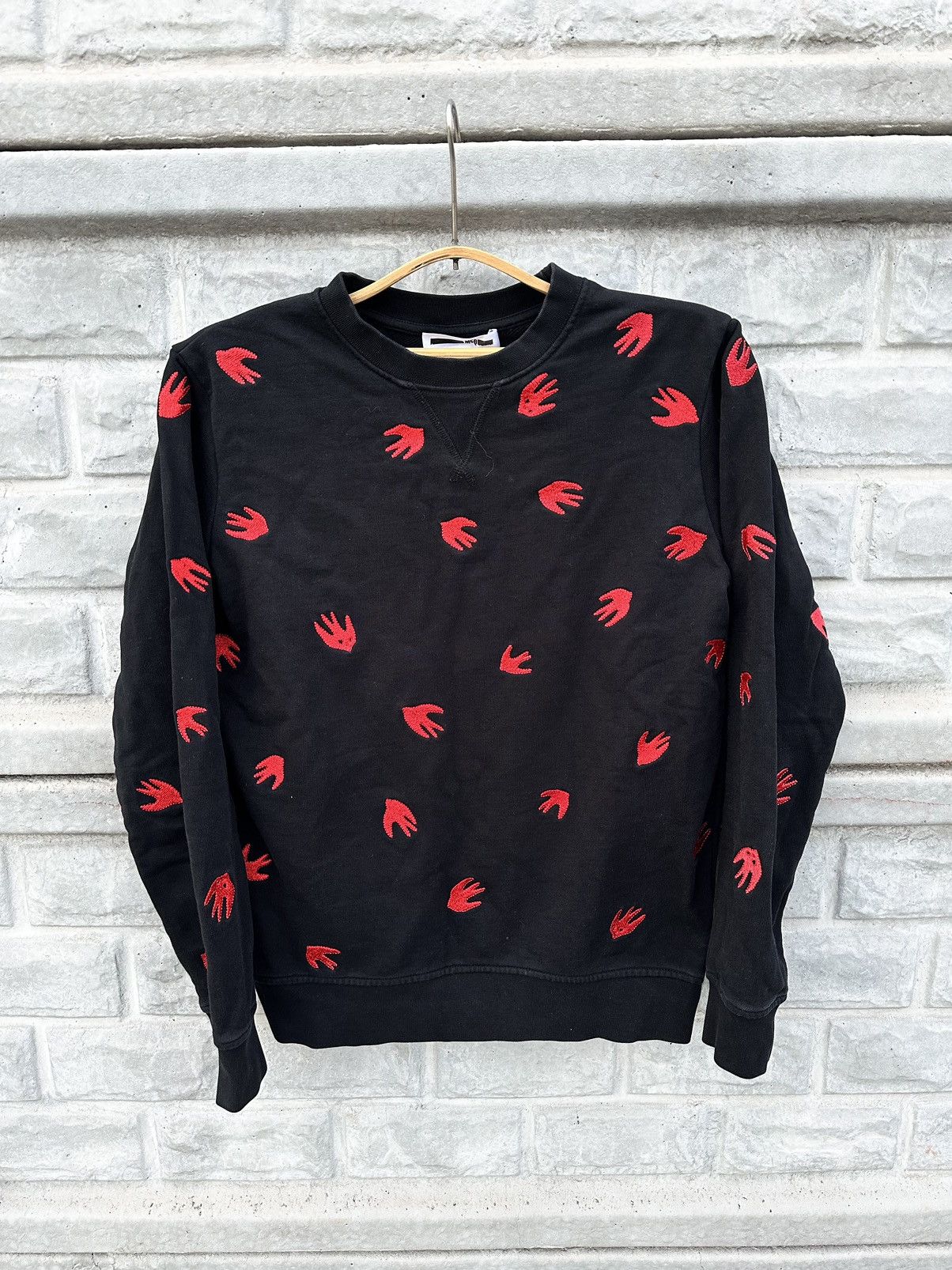 image of Alexander Mcqueen Mcq Swallow Sweatshirt Opium in Black, Men's (Size Small)
