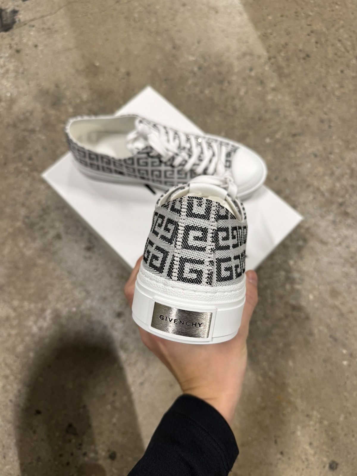 Givenchy Givenchy City Low Top Sneaker NEW 750$ Size US 12 / EU 45 - 2 Thumbnail