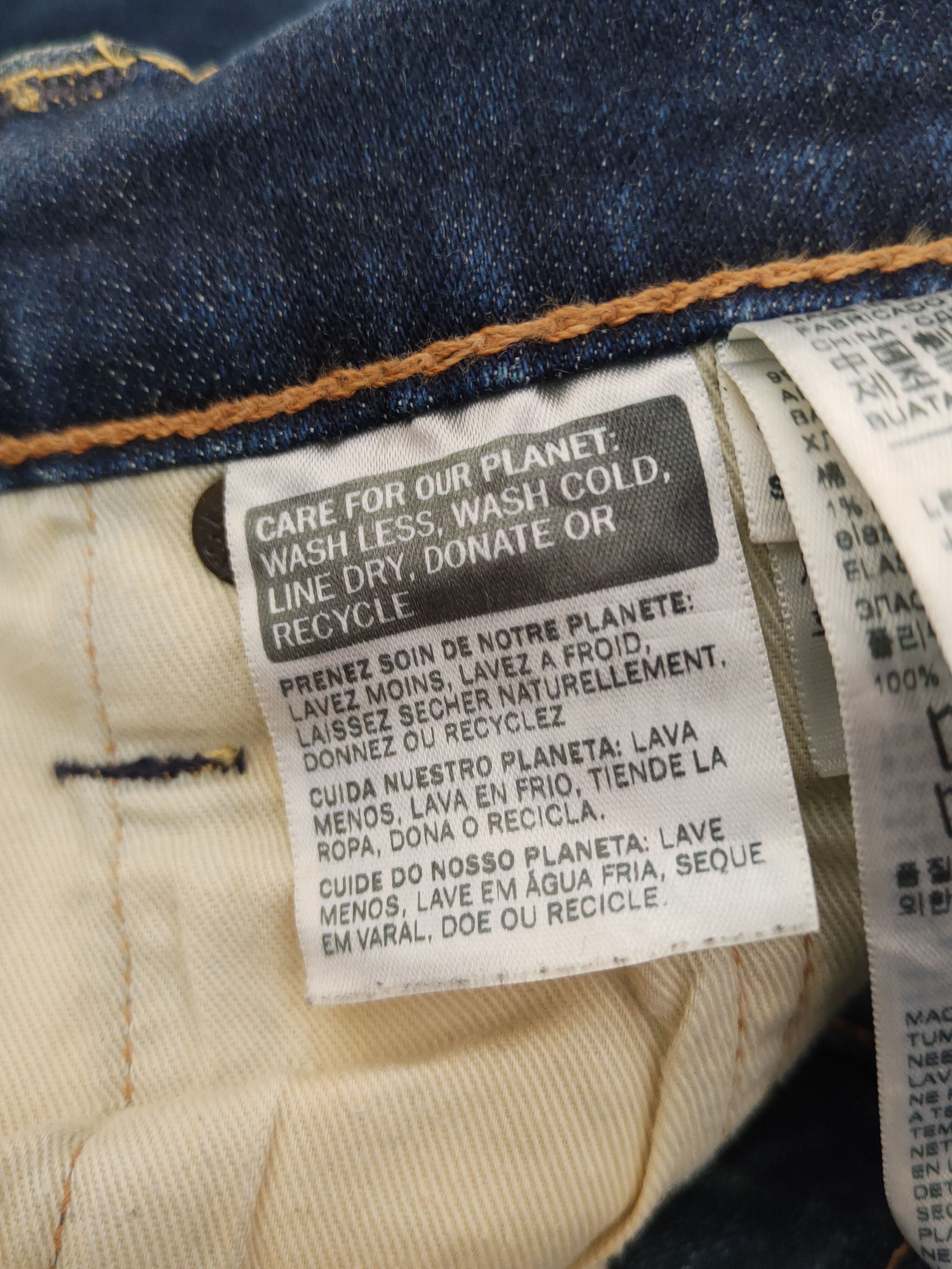 Levi's Levi's Dark Blue Distressed Ripped Jeans #W1401 Size US 31 - 17 Thumbnail