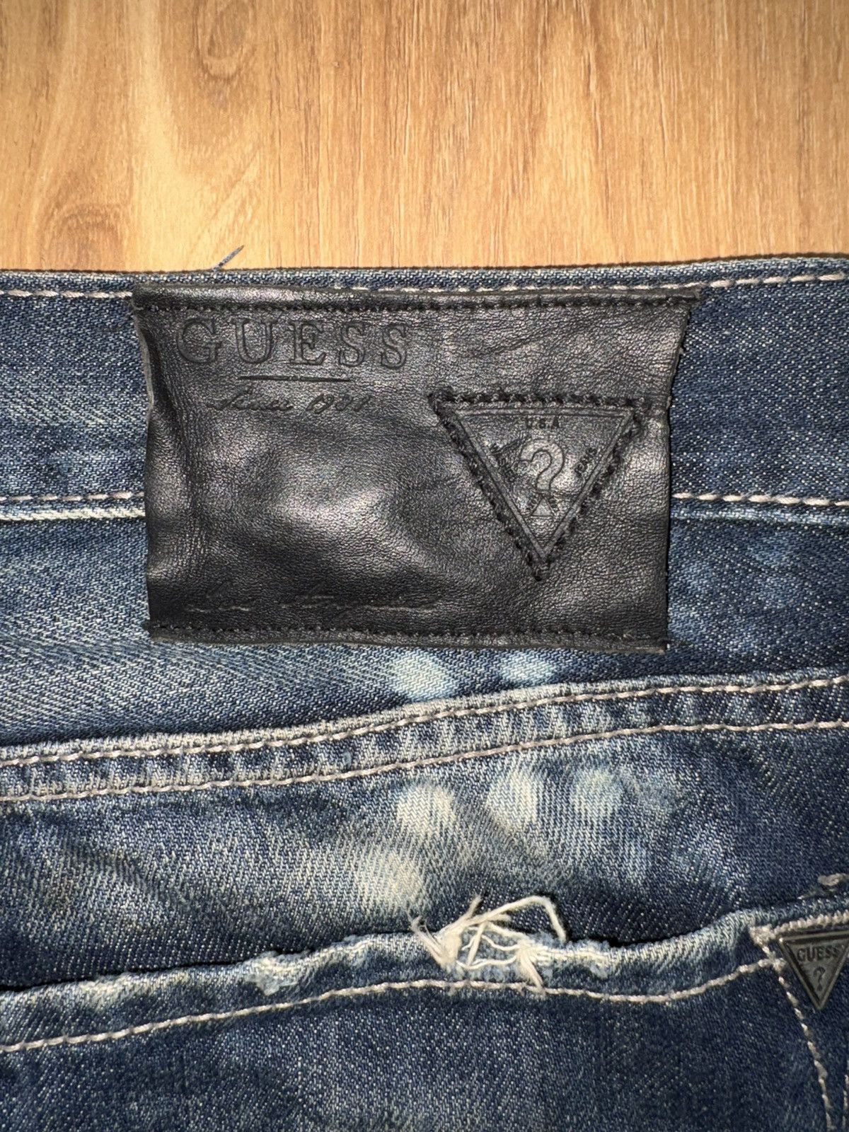 Guess VTG Guess LosAngeles BritRocker Jeans Size 36x34 Distressed Size US 36 / EU 52 - 11 Thumbnail