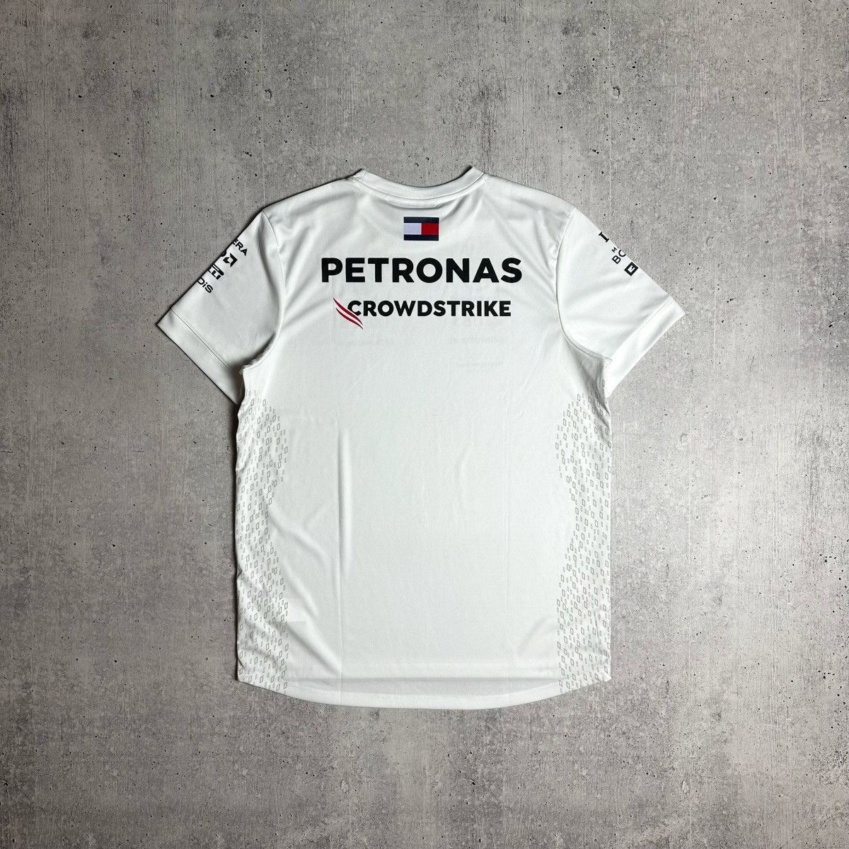 Mercedes-Benz × Tommy Hilfiger Formula Uno Mercedes Benz AMG Petronas T shirt Jersey Size US L / EU 52-54 / 3 - 7 Thumbnail