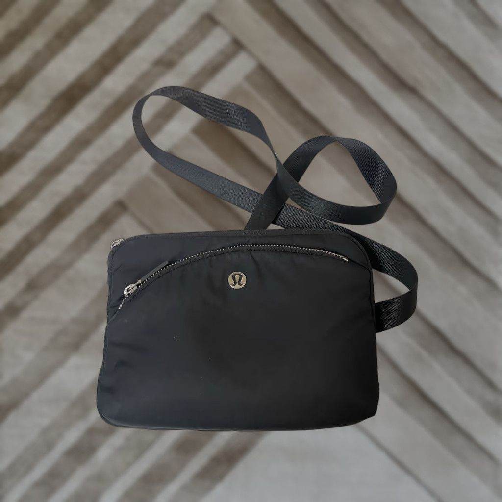 Lululemon City Adventurer Crossbody Bag Nylon Womens Small Black City  Adventurer Crossbody Bag