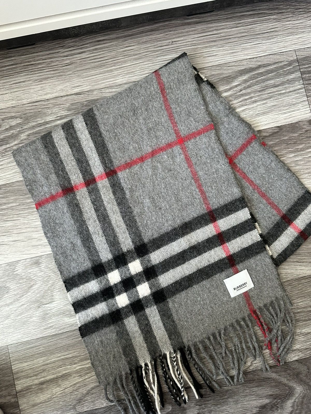 Burberry Vintage Burberry Grey Nova Check Cashmere Scarf Size ONE SIZE - 1 Thumbnail