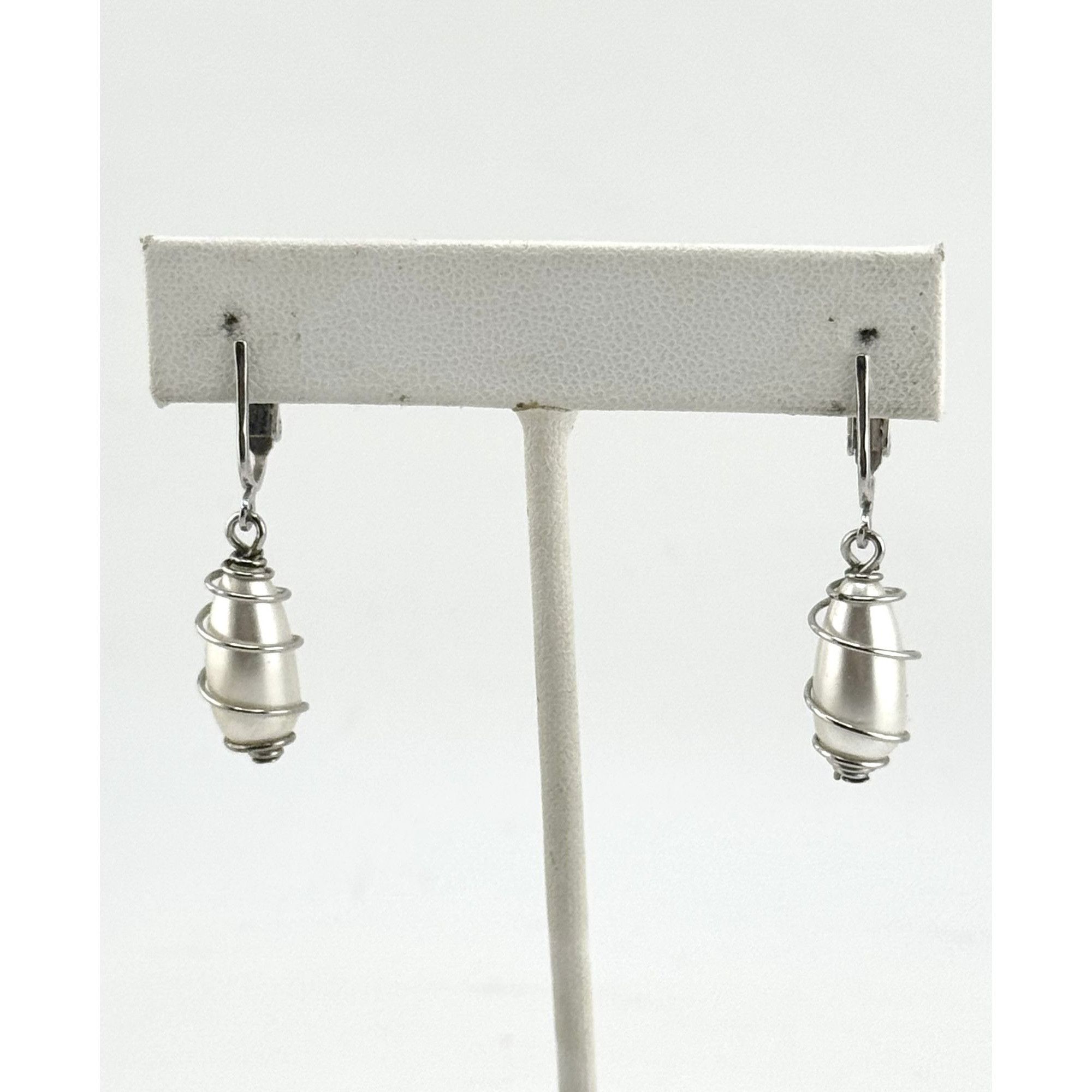Vintage Vintage Sarah Coventry Faux Pearl Teardrop Dangle Charm Clip Size ONE SIZE - 1 Thumbnail