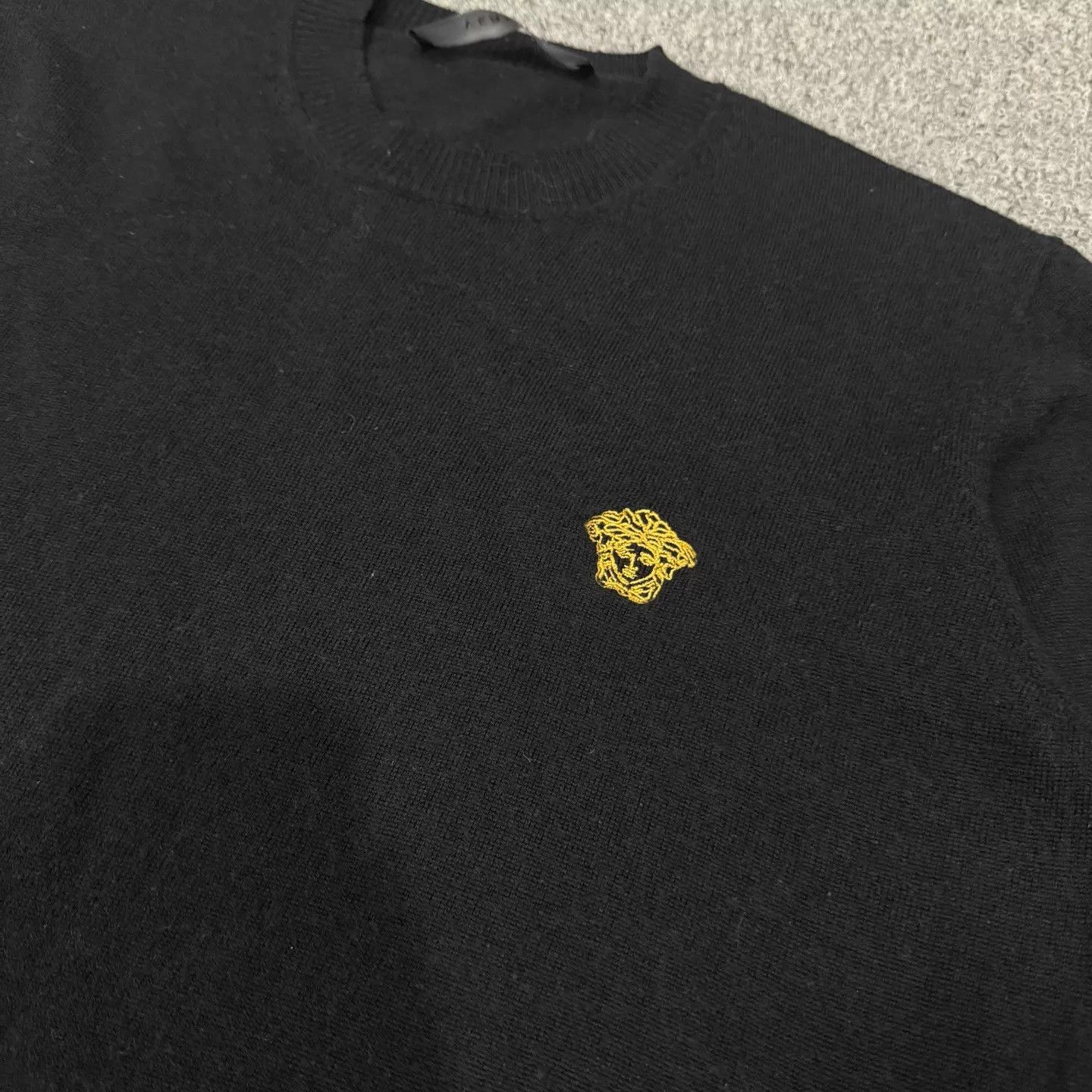 Versace Versace Black Embroidered Medusa Sweater 52 99 New Size US L / EU 52-54 / 3 - 3 Thumbnail
