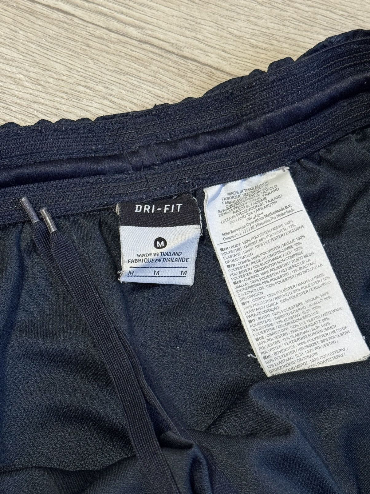 Nike 🔷Vintage Nike FC Barcelona Soccer Shorts🔷 Size US 34 / EU 50 - 5 Thumbnail