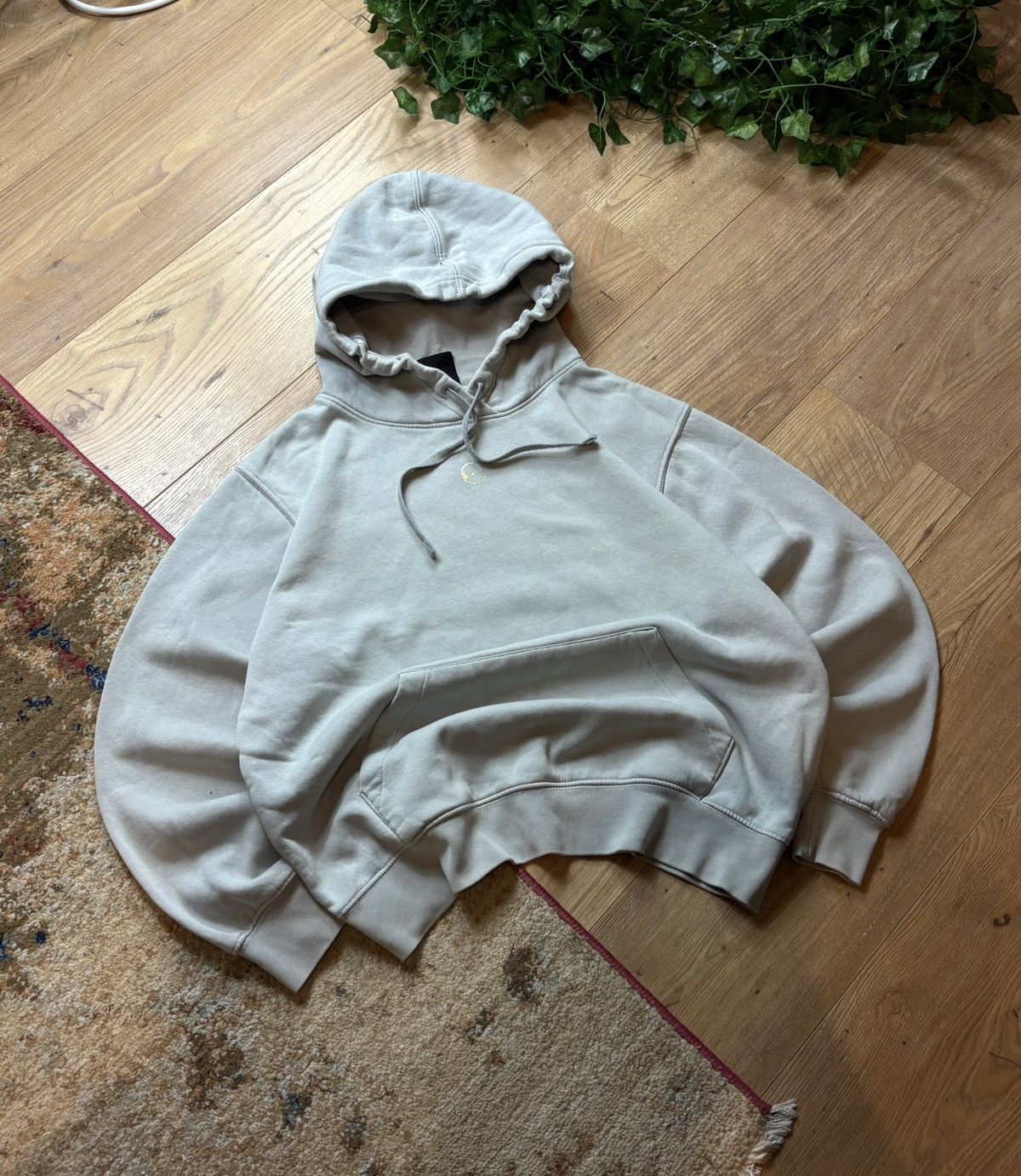 Nike 00s Nike Vintage Center Swoosh Logo Oversized Hoodie Rare Size US S / EU 44-46 / 1 - 1 Thumbnail