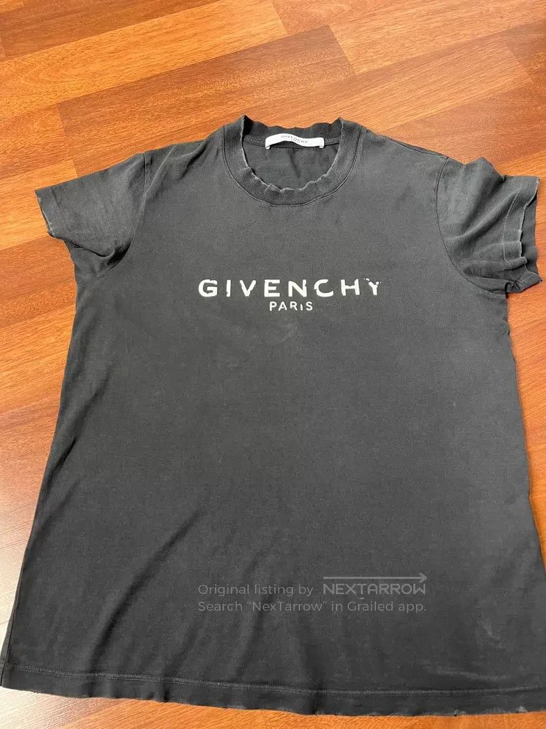 Givenchy Givenchy Distressed T-shirt Size US S / EU 44-46 / 1 - 1 Thumbnail