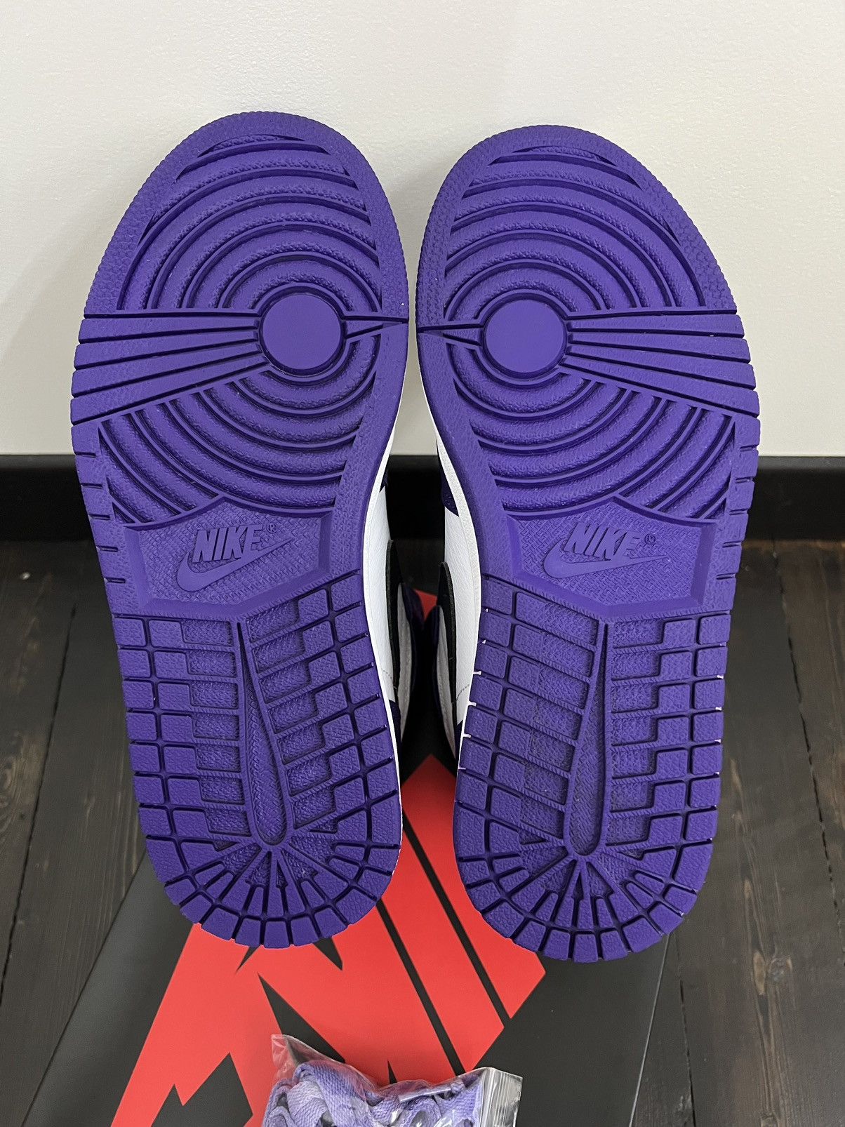 Jordan Brand Air jordan 1 High court purple Size US 7 / EU 40 - 5 Thumbnail