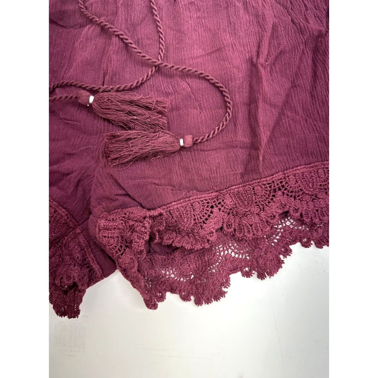 Vintage VINTAGE Womens Mudd Maroon Elastic Waist Lace Hem Shorts XS Beach Womens Size 26" / US 2 / IT 38 - 4 Thumbnail