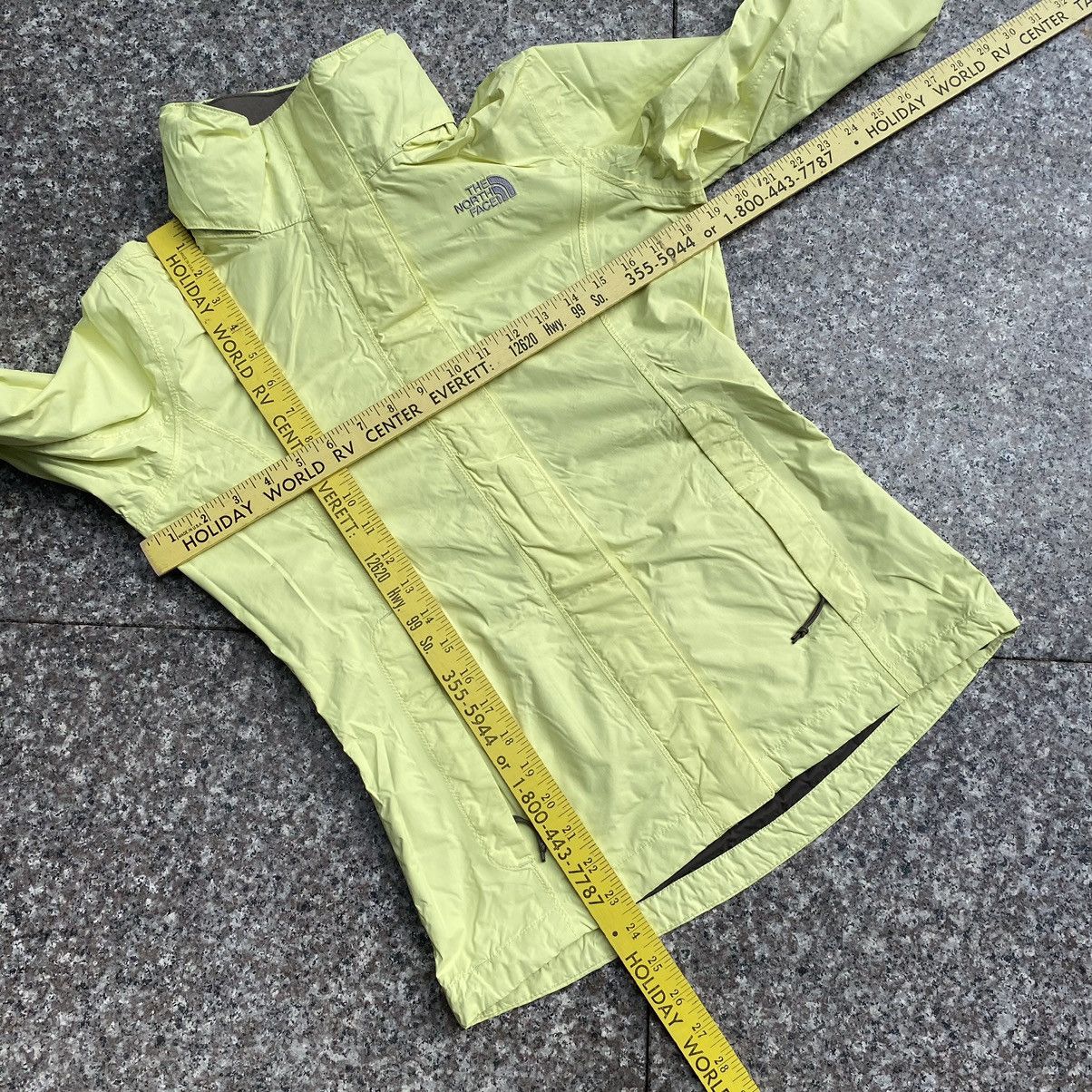 The North Face The north face rain jacket Size XS / US 0-2 / IT 36-38 - 2 Thumbnail