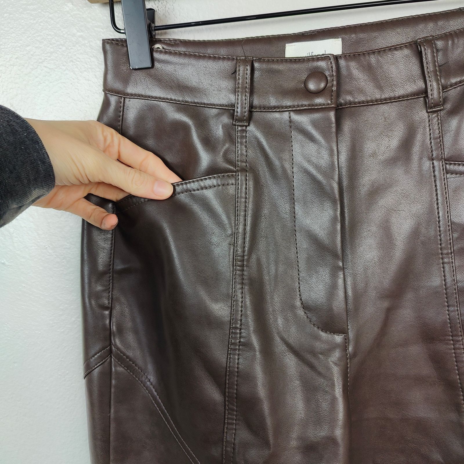 Aritzia Aritzia Wilfred Rebel Pants Womens 2 Faux Leather Straight Size 26" / US 2 / IT 38 - 3 Thumbnail