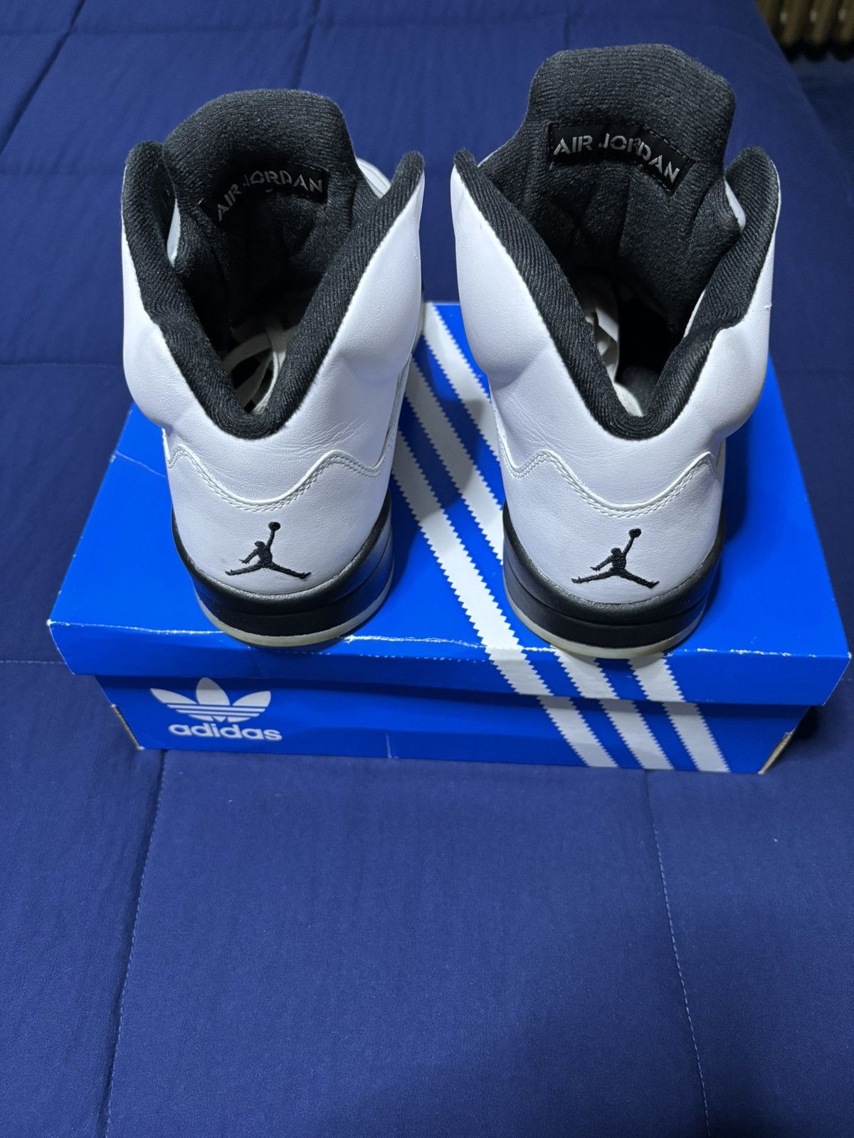 Jordan Brand Air Jordan 5 Retro White Black 2024 Size 10.5 Size US 10.5 / EU 43-44 - 5 Thumbnail