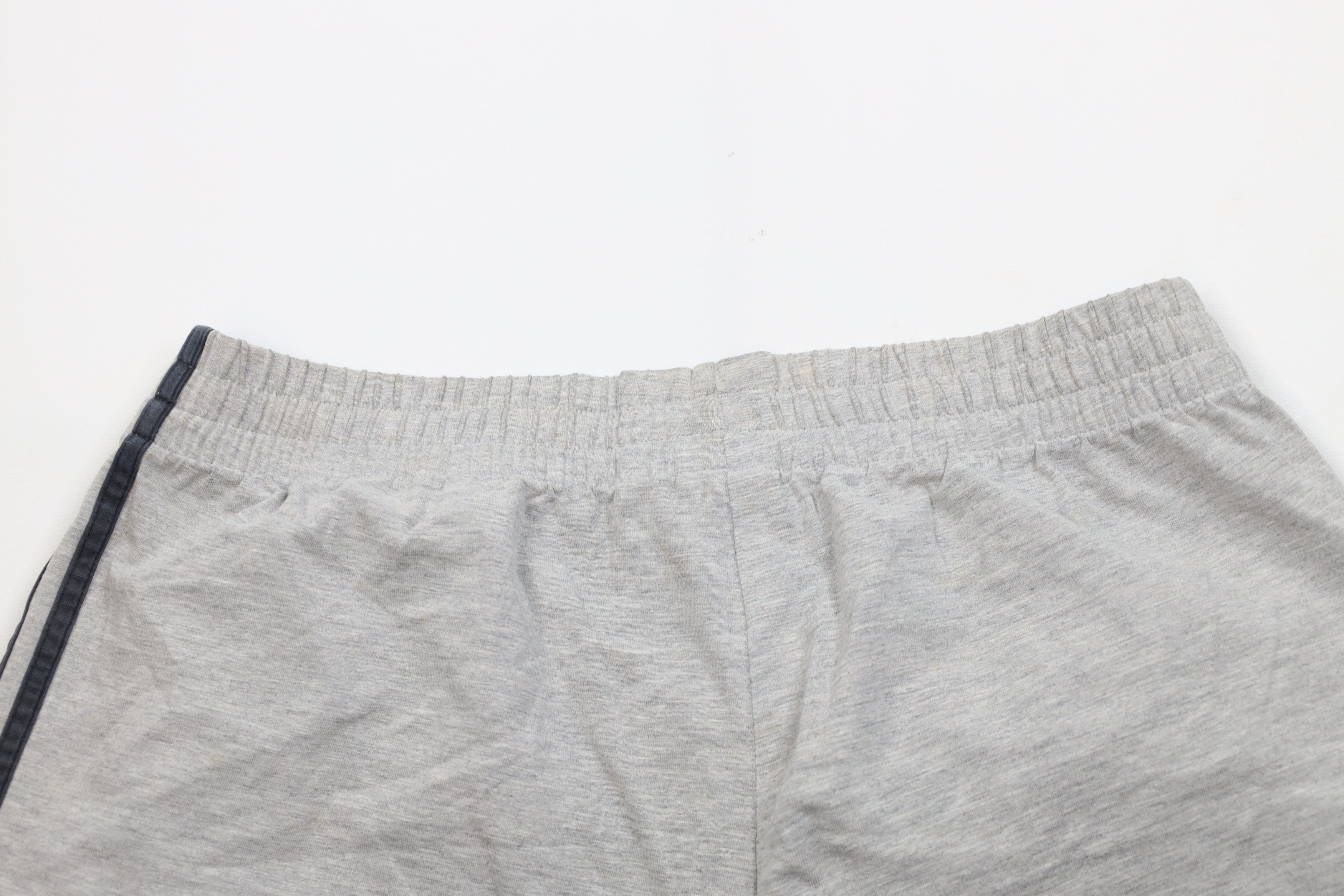 Adidas Vintage Y2K 2004 Adidas Spell Striped Above Knee Shorts Gray Size US 34 / EU 50 - 12 Thumbnail