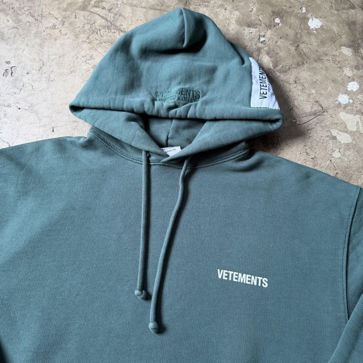 Vetements Vetements - Barcode Logo Label Popover Hoodie Size US XS / EU 42 / 0 - 3 Thumbnail