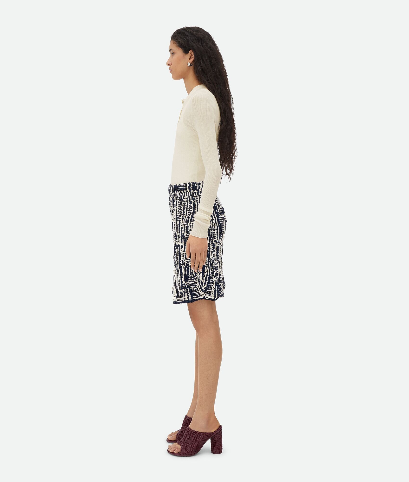 Bottega Veneta o1bcso1str0725 Cotton Intrecciato Skirt in Navy/Dove Size 27" / US 4 / IT 40 - 2 Thumbnail
