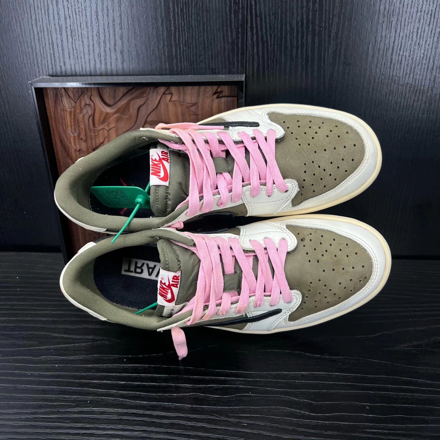 Nike Jordan 1 Low TS Cactus Jack Mica Green 42 Like New Size US 9 / EU 42 - 7 Thumbnail