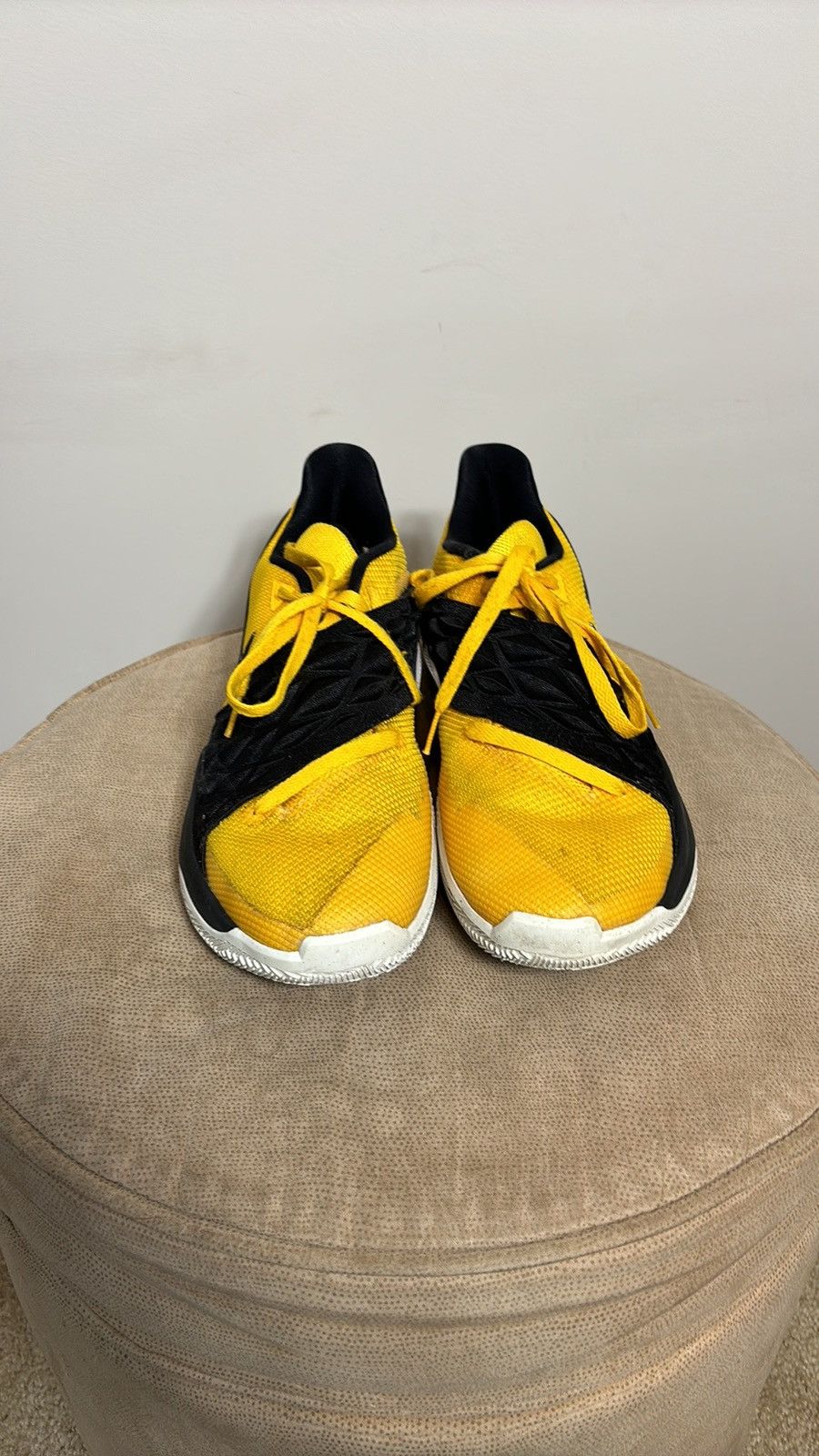Nike Nike Kyrie 1 Low Amarillo AO8979-700 Size US 10 / EU 43 - 2 Thumbnail
