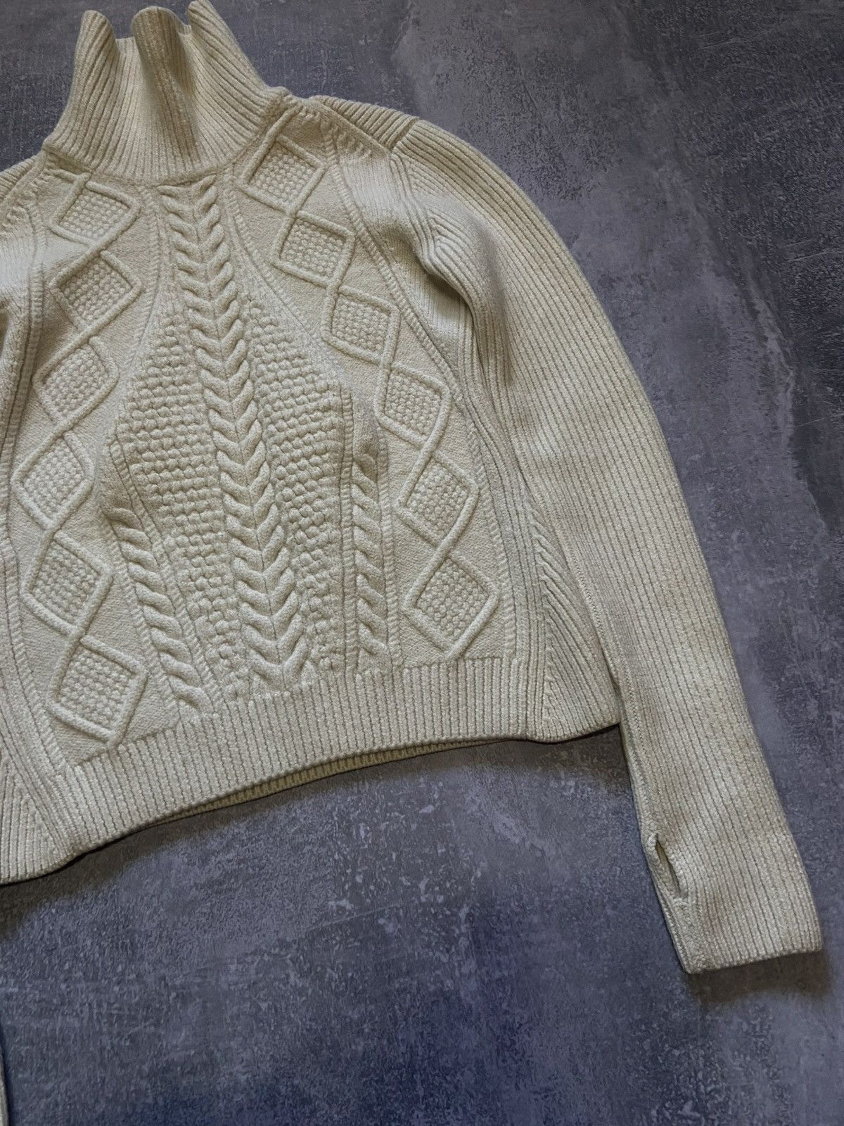 McQ Alexander McQueen Alexander McQueen Cable Knit Neck Sweater Cream Wool Size S Size S / US 4 / IT 40 - 4 Thumbnail
