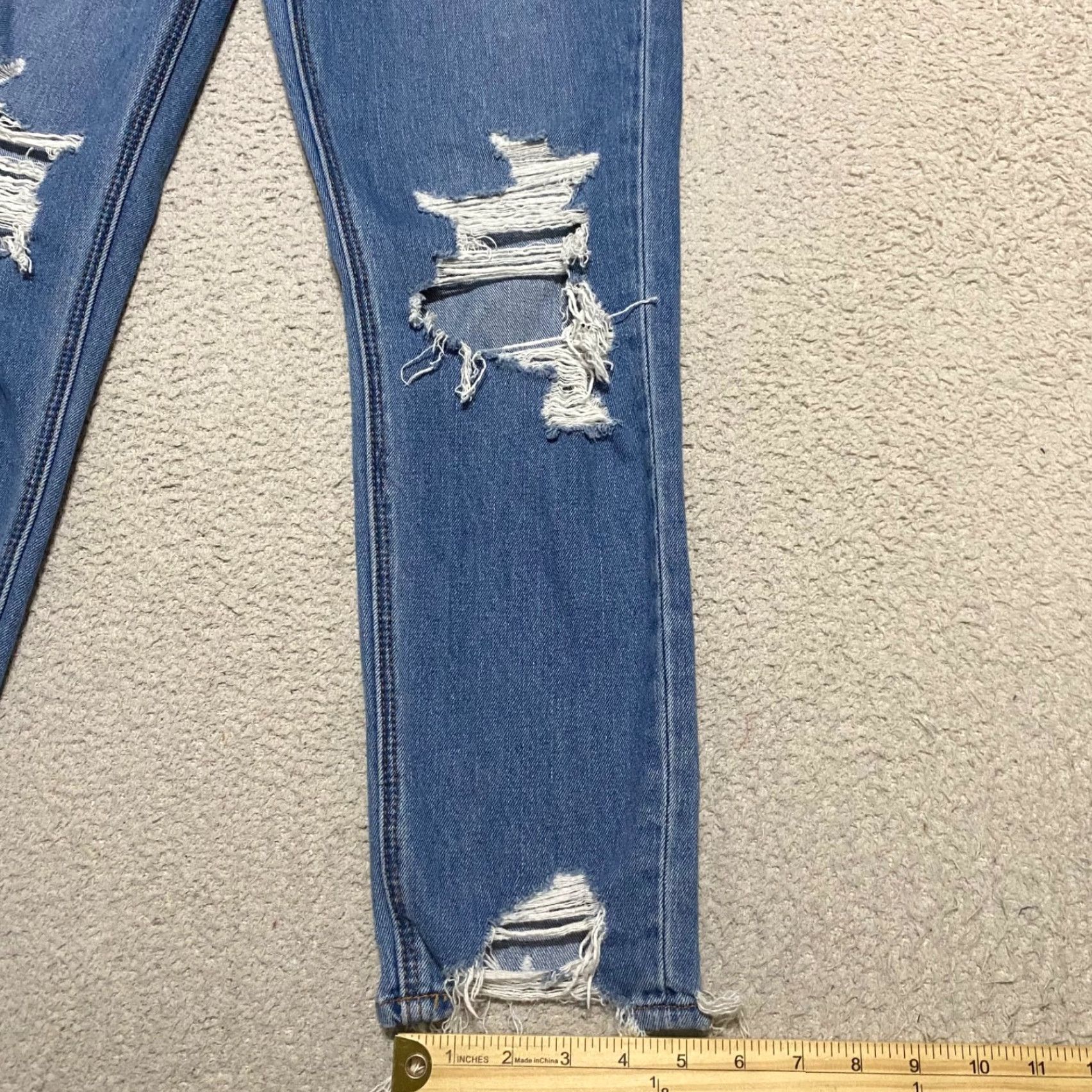 American Eagle Outfitters American Eagle Jeans Womens sz 2 Blue Denim Medium Wash Mom Distressed High Rise Size 26" / US 2 / IT 38 - 5 Thumbnail