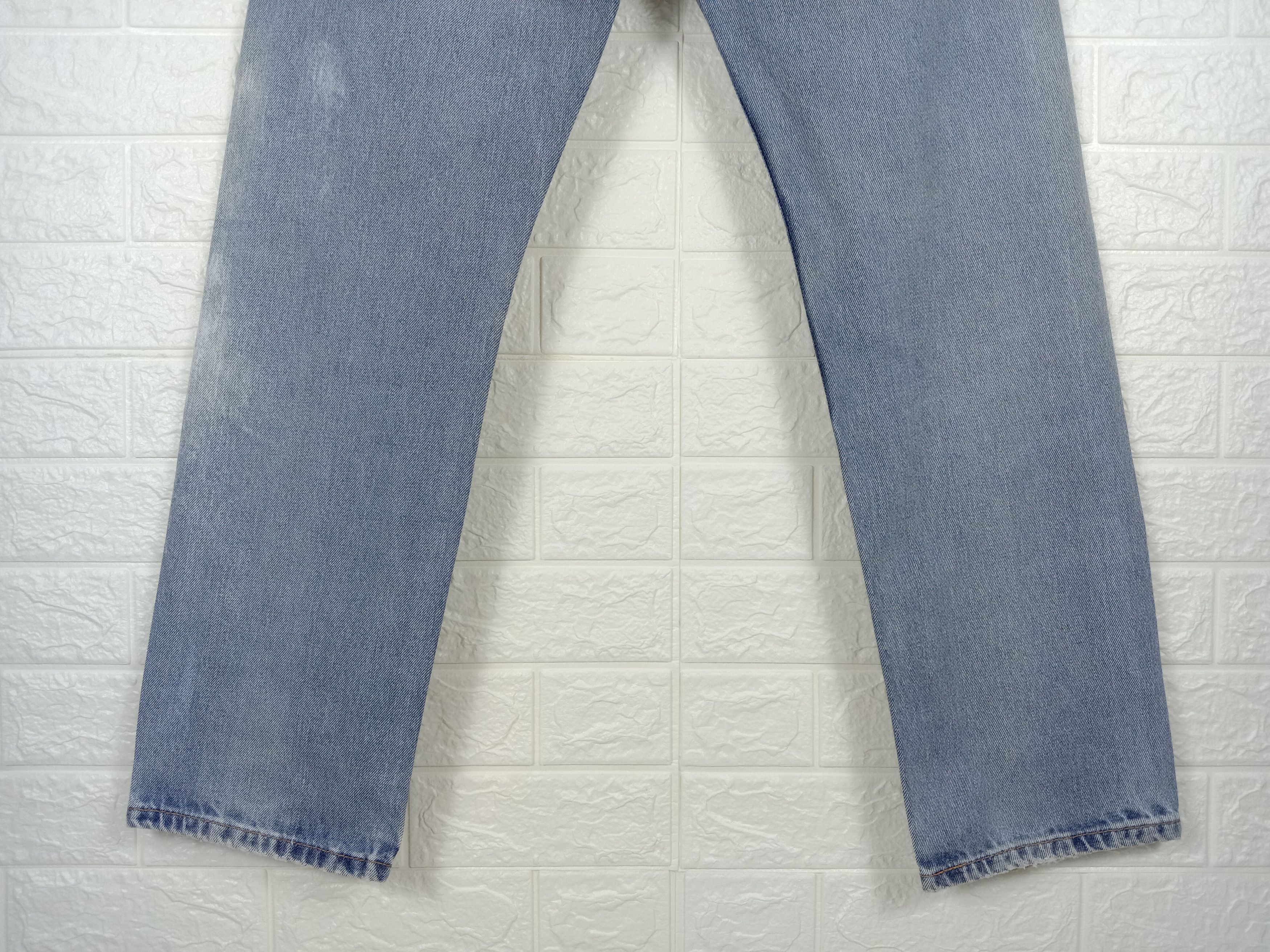 Levi's Vintage Levi's 505 Light Wash Jeans Distressed Denim Size US 32 / EU 48 - 7 Thumbnail