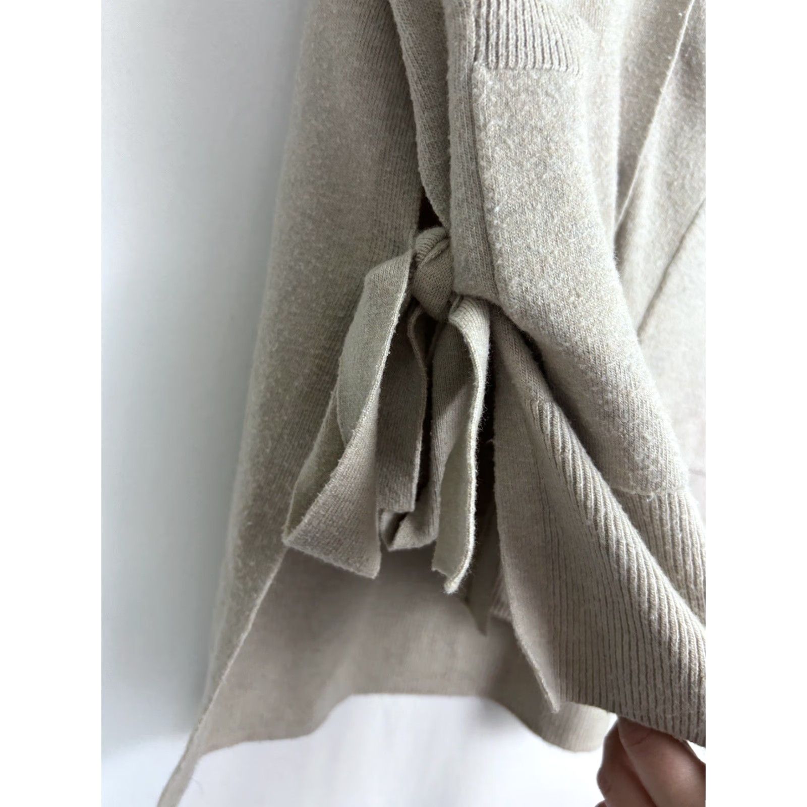Anthropologie Anthropologie Cardigan Womens M Beige Merino Wool 3 Button Knot Sweater Size M / US 6-8 / IT 42-44 - 6 Thumbnail