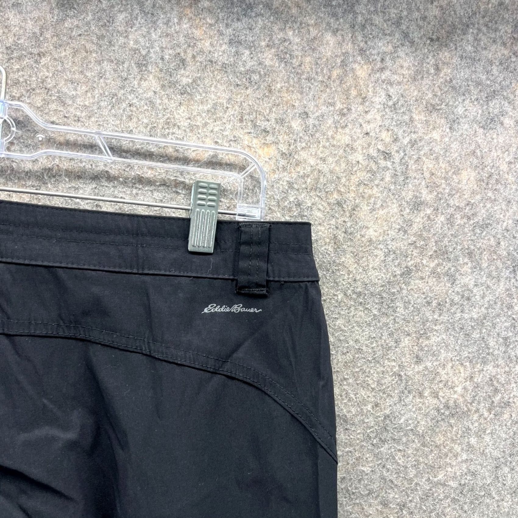 Eddie Bauer VINTAGE? Eddie Bauer Pants Women 12 Black Capri Flat Front Stretch Knit Casual Daily Style Ladies Regular Inseam 19 Black Size 34" / US 12 / IT 48 - 4 Thumbnail