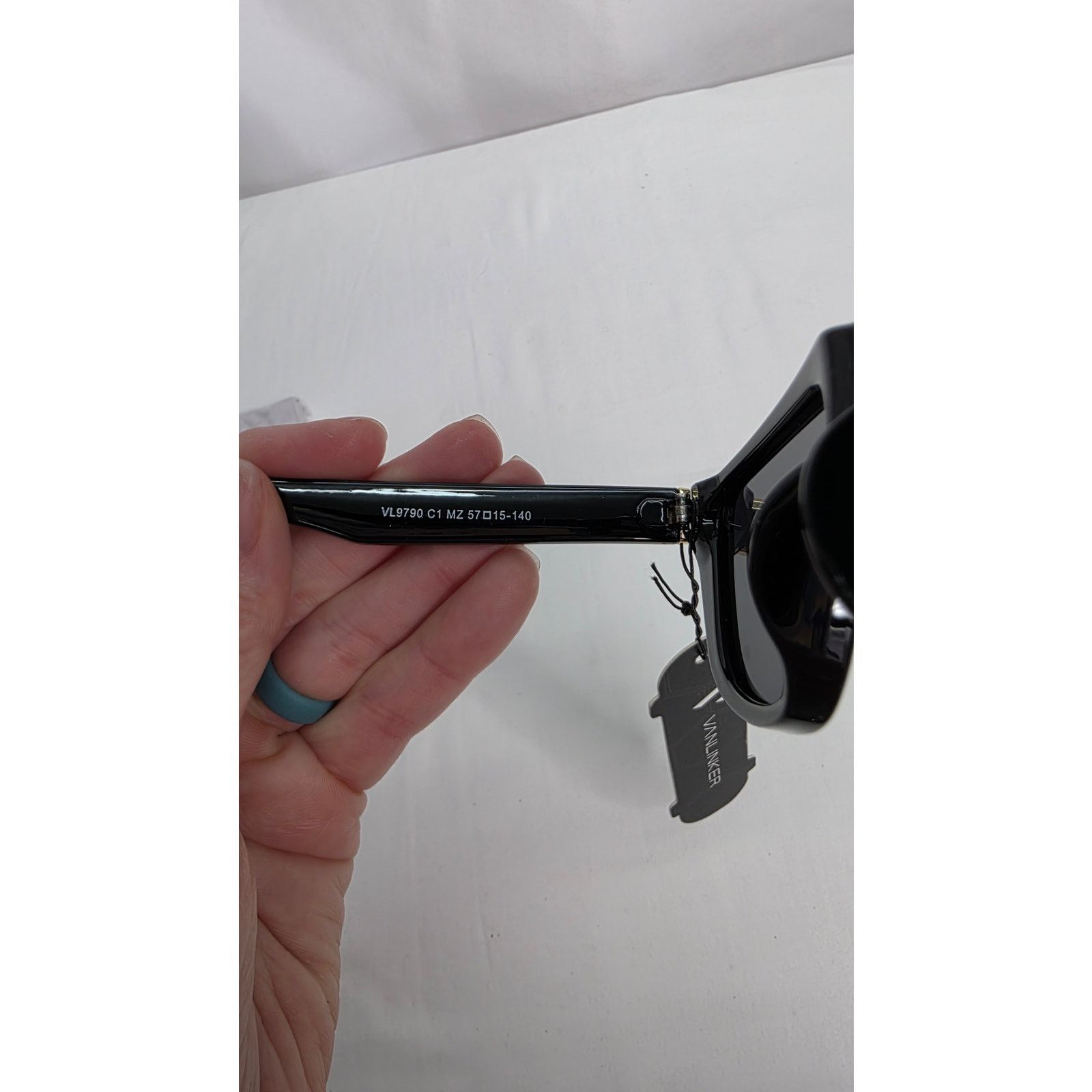 Other VANLINKER Trendy Polarized Black Cat Eye Sunglasses Size ONE SIZE - 4 Thumbnail
