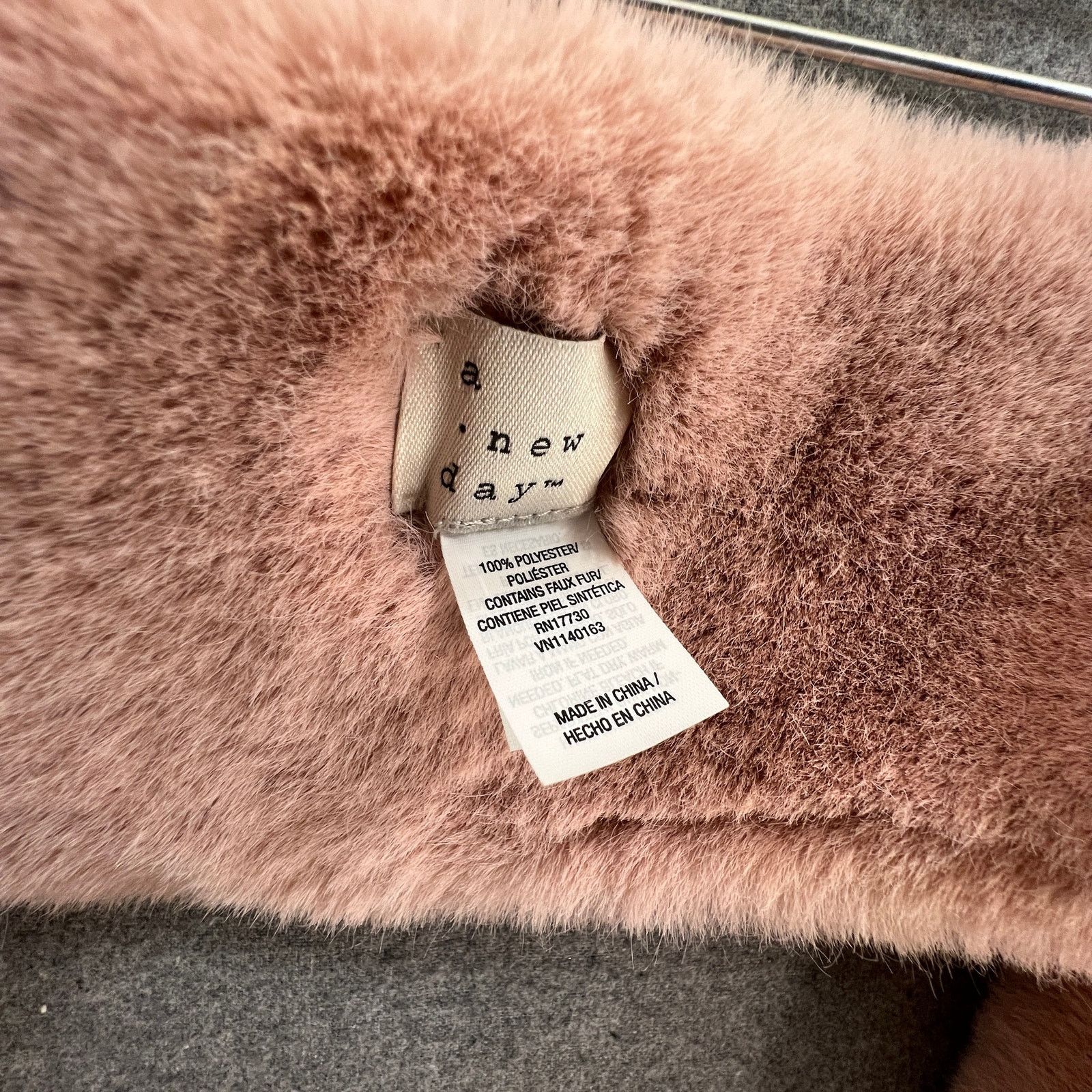 Other a new day Faux Fur Pink Stole Soft Scarf Women's Scarves Size ONE SIZE - 2 Thumbnail