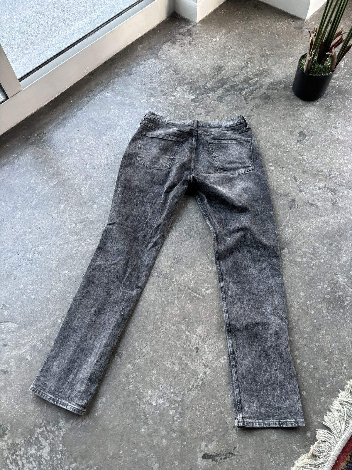 Old Navy Washed Gray Slim Jeans Size US 32 / EU 48 - 3 Thumbnail