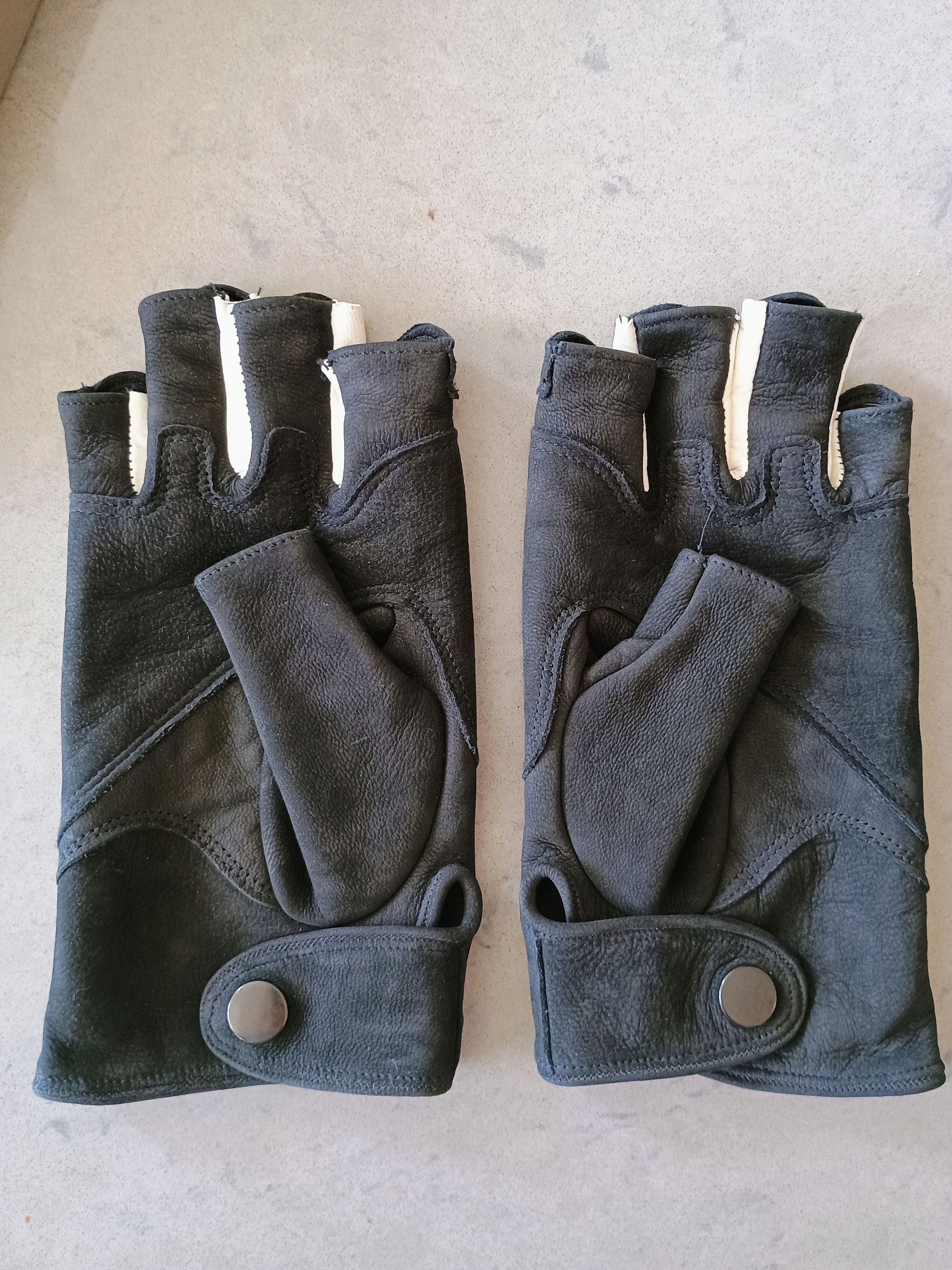 Rick Owens Gloves BNWT Size ONE SIZE - 2 Thumbnail