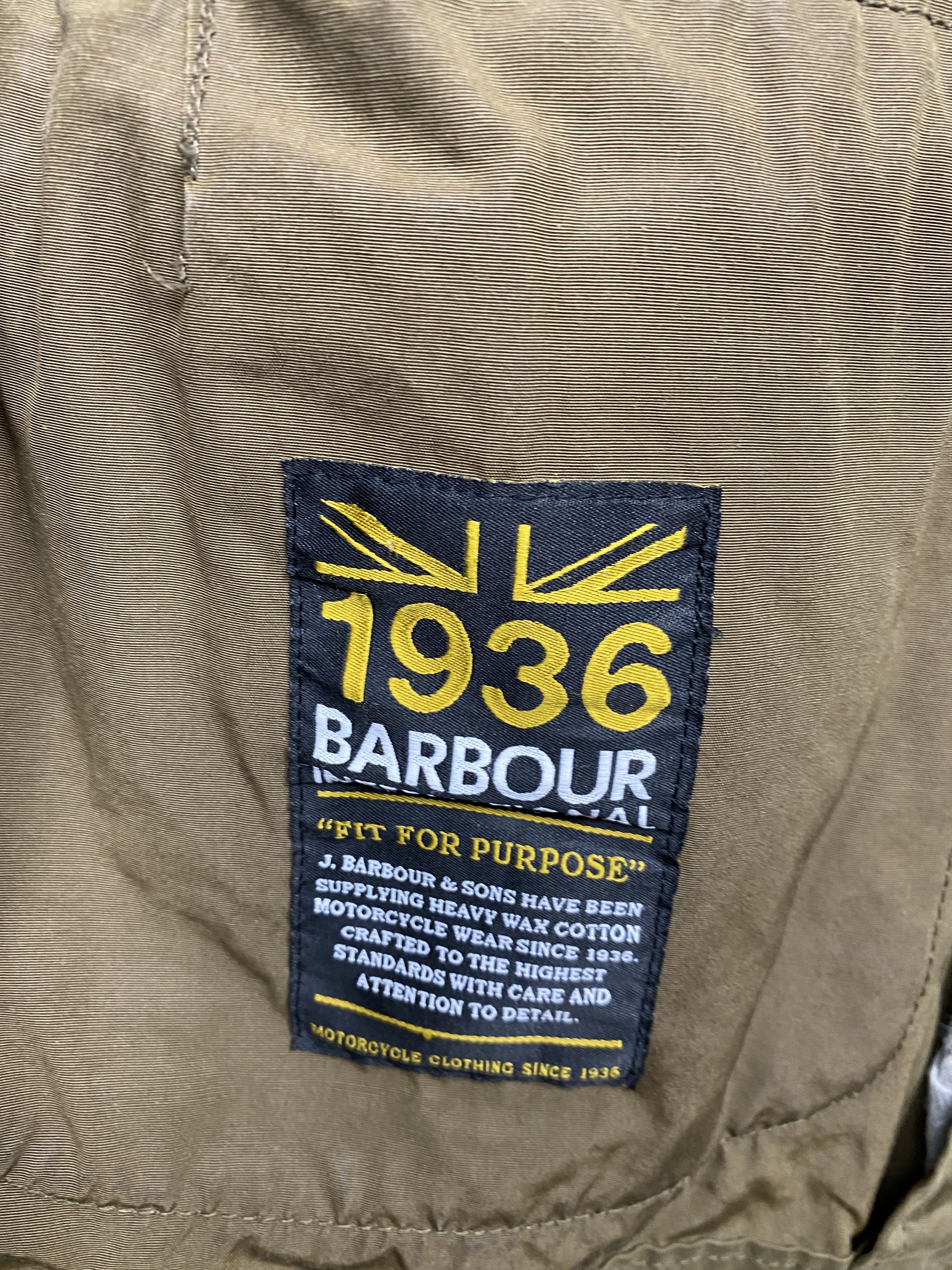 Barbour Barbour International Lockseam Vintage Mens Jacket Size US S / EU 44-46 / 1 - 8 Thumbnail