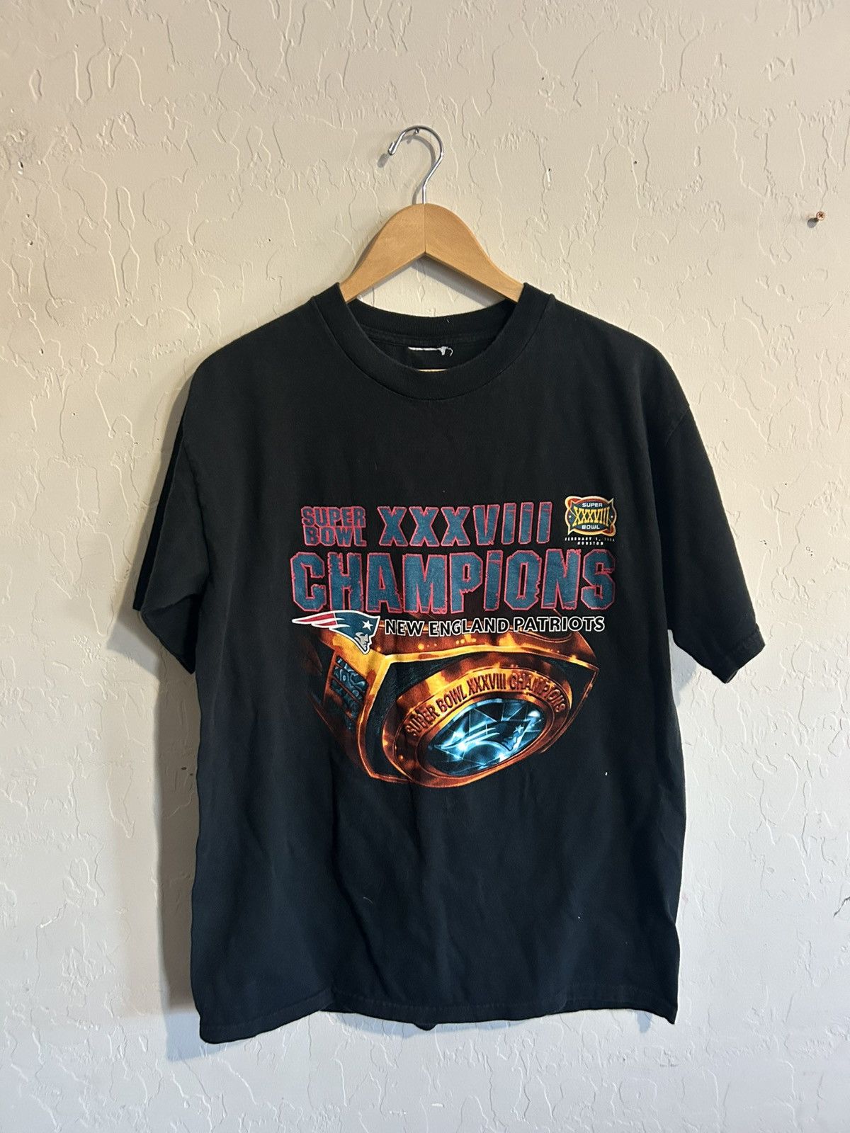 Vintage Vintage New England Patriots Super Bowl XXXVIII Shirt Size L Size US L / EU 52-54 / 3 - 4 Thumbnail