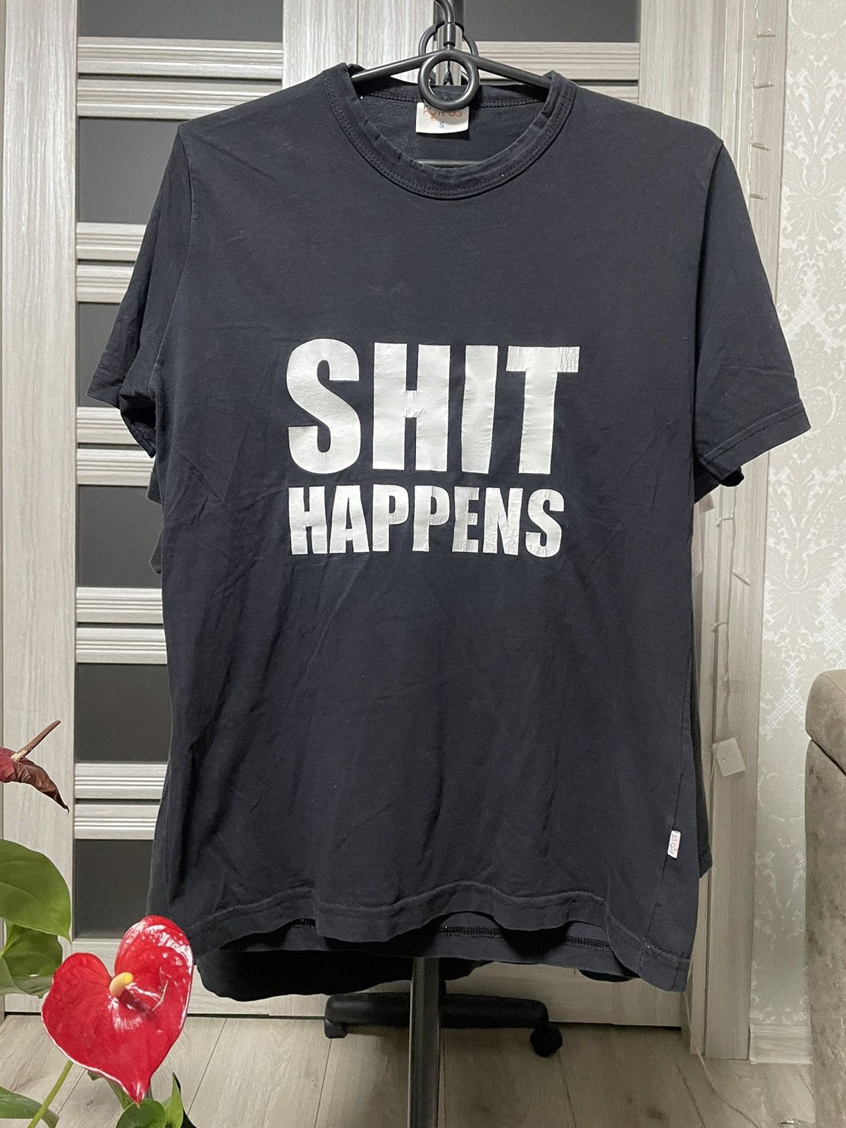 Band Tees Vintage Shit Happens Tee Humor T Shirt Size US S / EU 44-46 / 1 - 1 Thumbnail