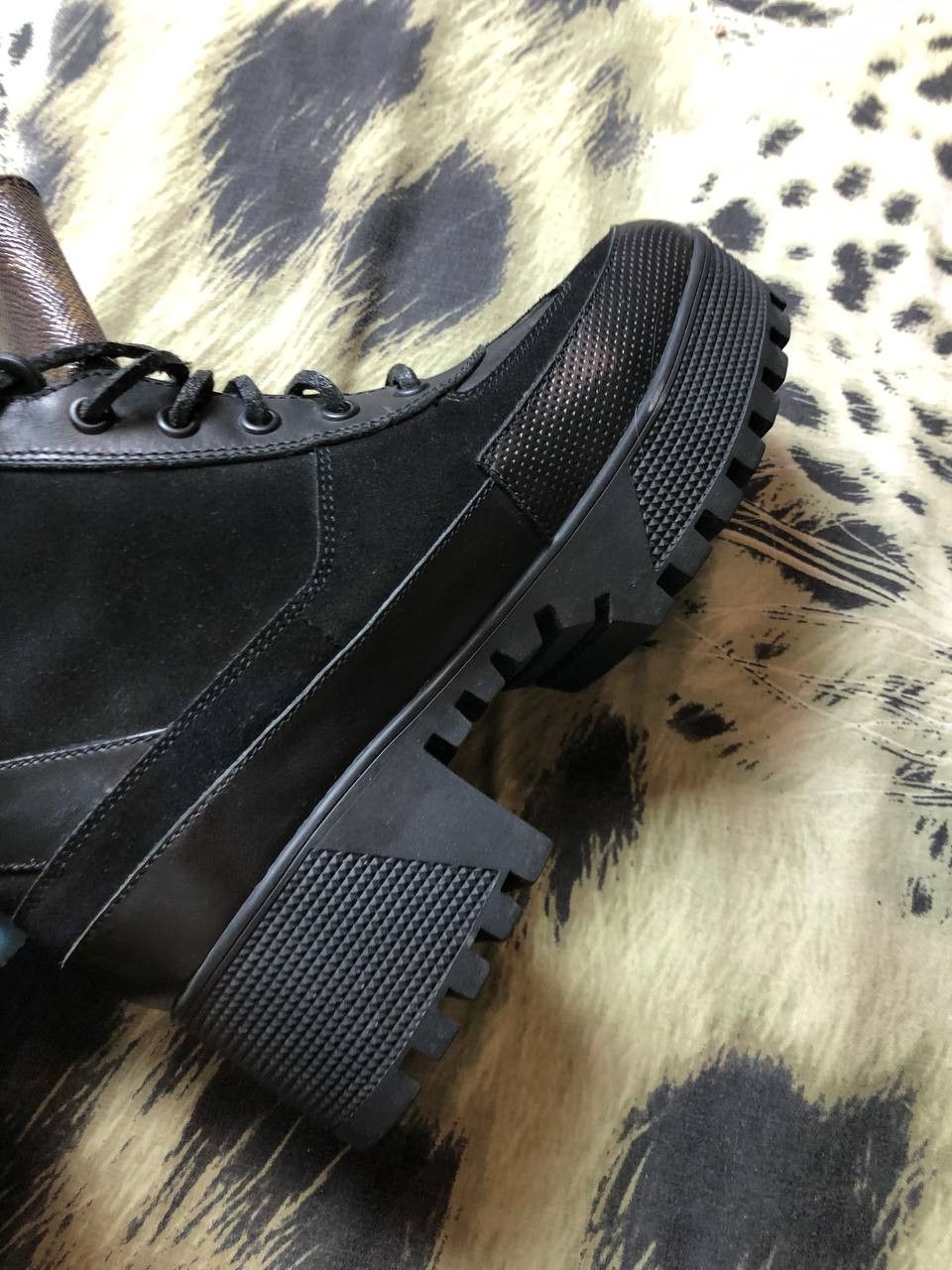 Louis Vuitton Luxury Louis Vuitton Black Platform Boots Size US 8 / IT 38 - 23 Thumbnail