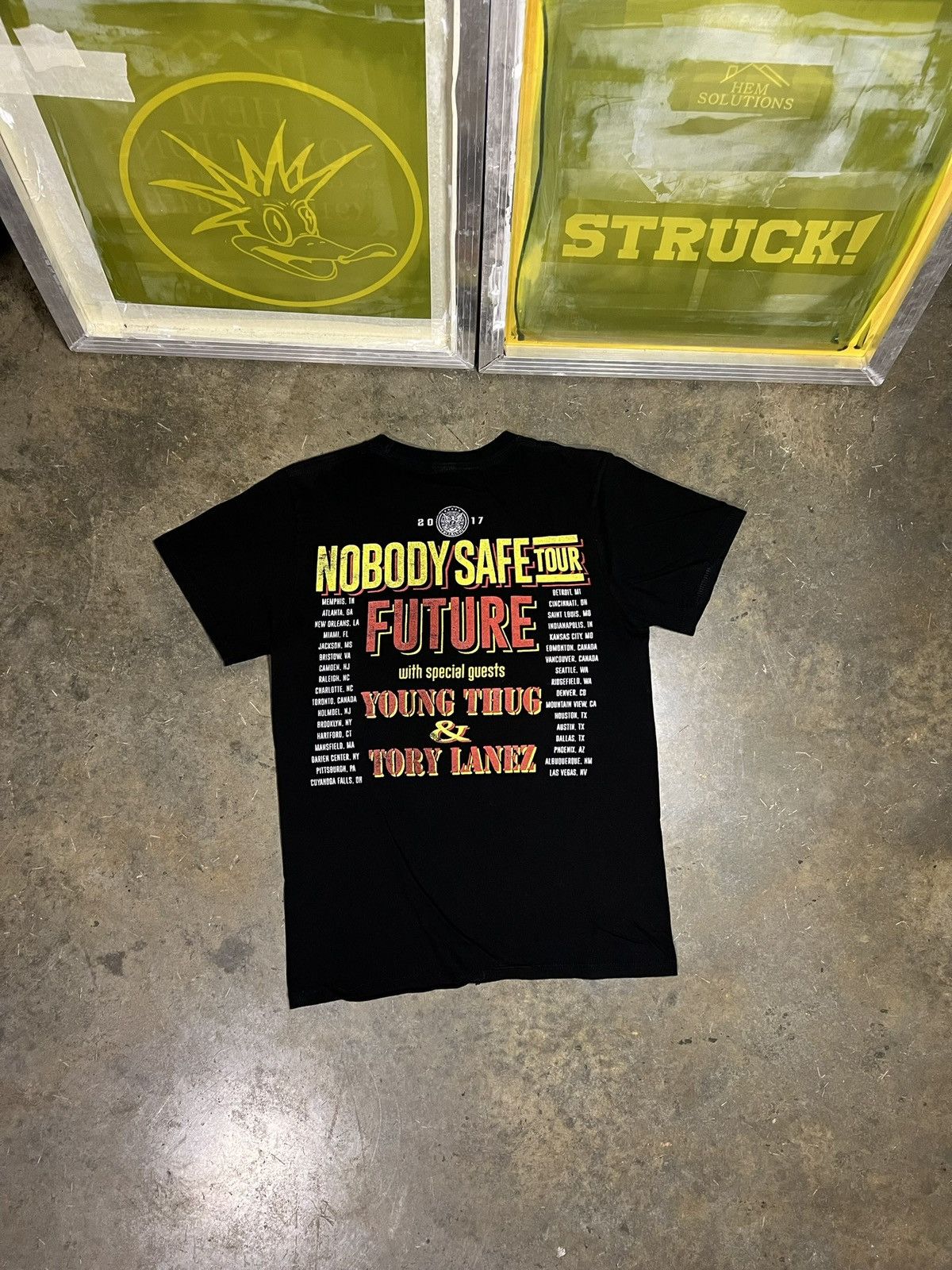 Gildan 2017 Future Nobody’s Safe tour Tshirt Size US S / EU 44-46 / 1 - 2 Thumbnail