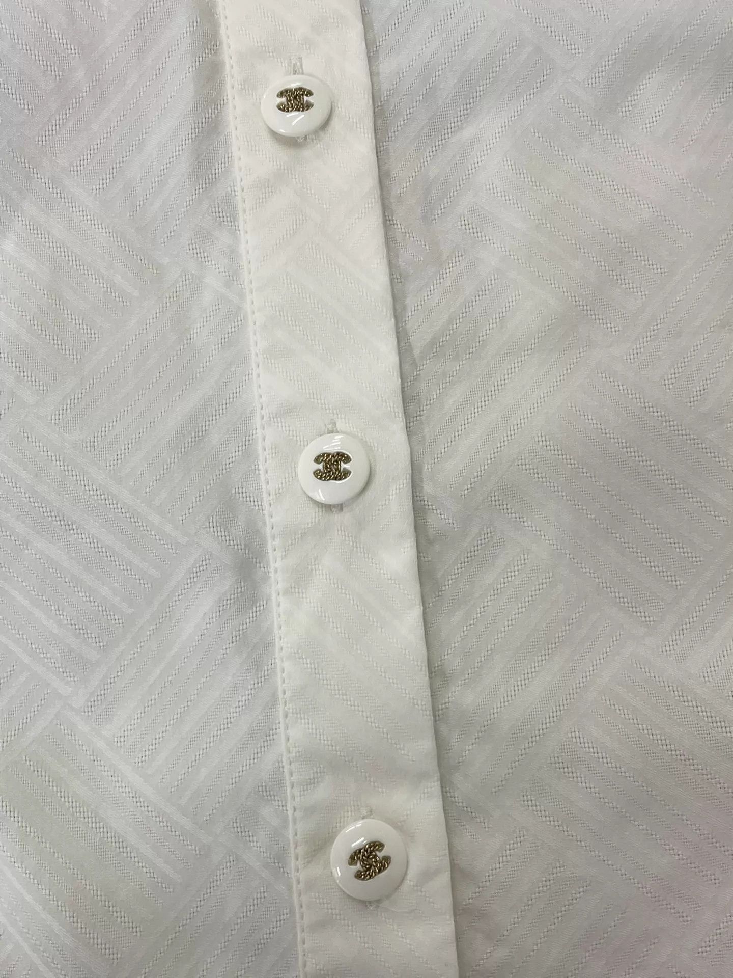 Chanel CHANEL White Ruffle Detail Shirt 36 Size XS / US 0-2 / IT 36-38 - 2 Thumbnail
